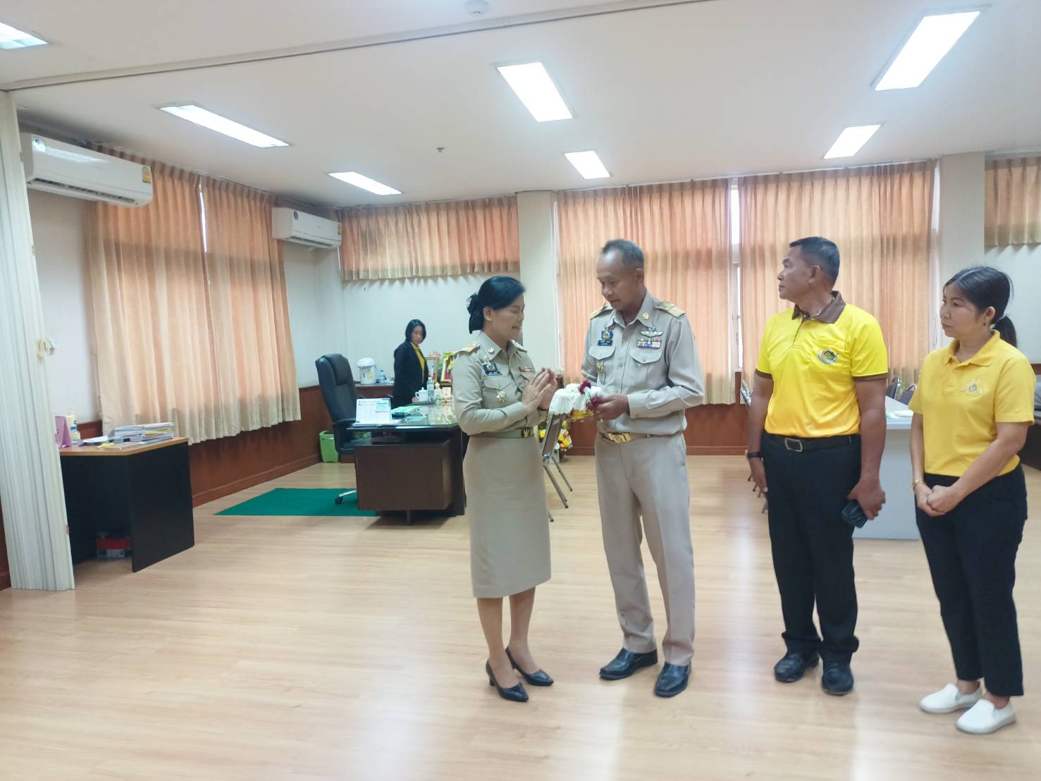 พช.มหาสารคาม นายพงษ์ศักดิ์ คณะมะ พัฒนาการจังหวัดมหาสารคาม เข้าพบผู้ว่าราชการจังหวัดมหาสารคาม และผู้บริหารระดับจังหวัดฯเพื่ออำลา เนื่องในโอกาสที่เกษียณอายุราชการ ในวันที่ 30 กันยายน 2567
