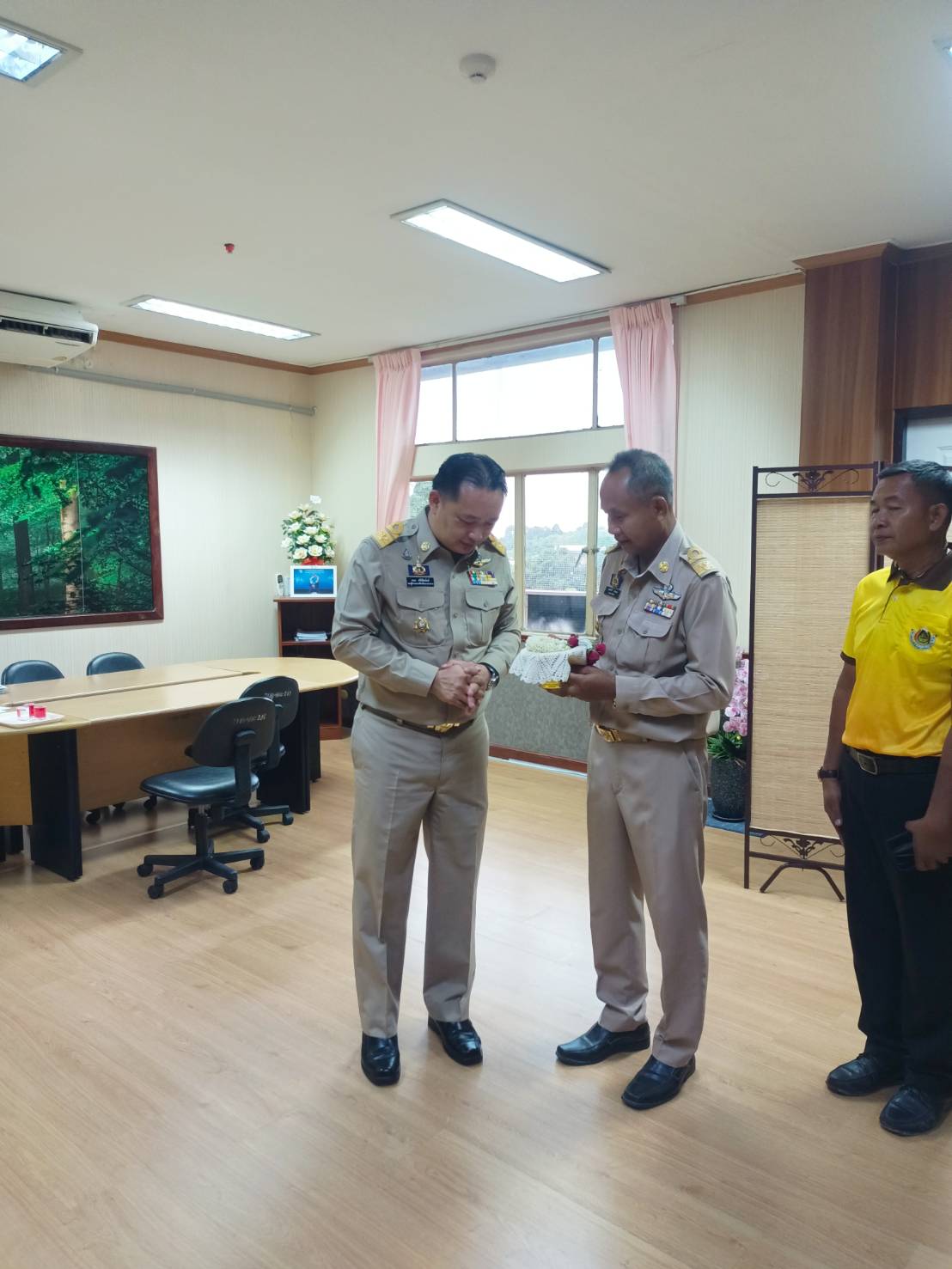 พช.มหาสารคาม นายพงษ์ศักดิ์ คณะมะ พัฒนาการจังหวัดมหาสารคาม เข้าพบผู้ว่าราชการจังหวัดมหาสารคาม และผู้บริหารระดับจังหวัดฯเพื่ออำลา เนื่องในโอกาสที่เกษียณอายุราชการ ในวันที่ 30 กันยายน 2567