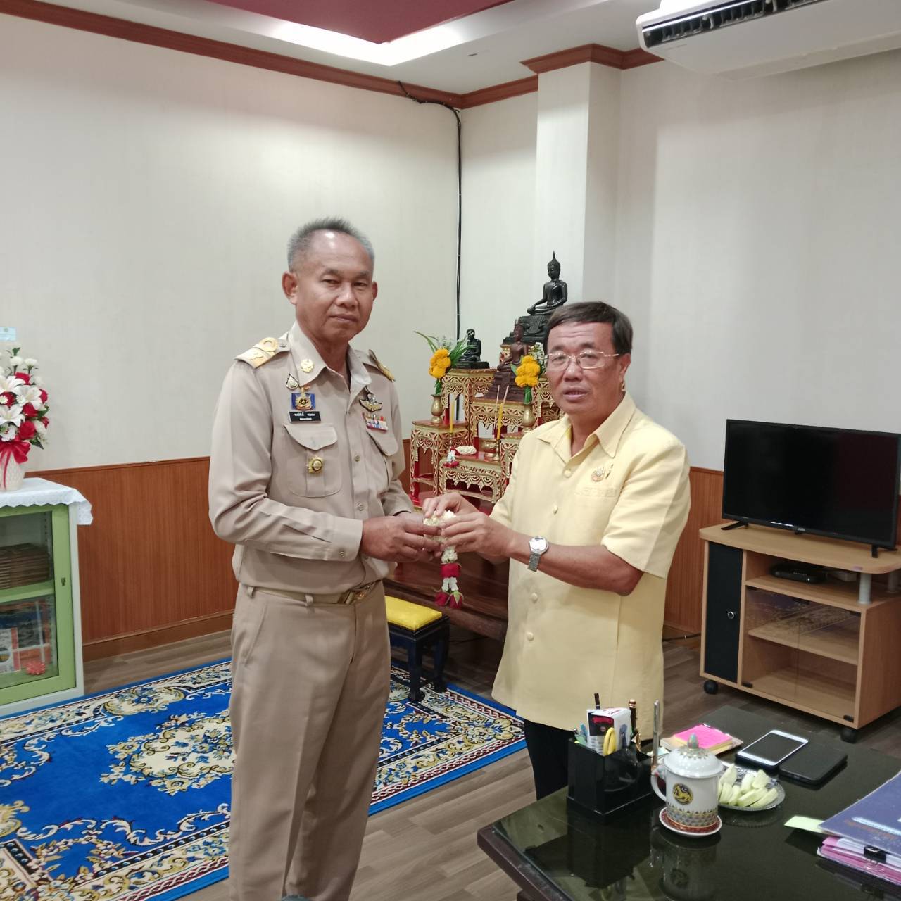 พช.มหาสารคาม นายพงษ์ศักดิ์ คณะมะ พัฒนาการจังหวัดมหาสารคาม เข้าพบผู้ว่าราชการจังหวัดมหาสารคาม และผู้บริหารระดับจังหวัดฯเพื่ออำลา เนื่องในโอกาสที่เกษียณอายุราชการ ในวันที่ 30 กันยายน 2567