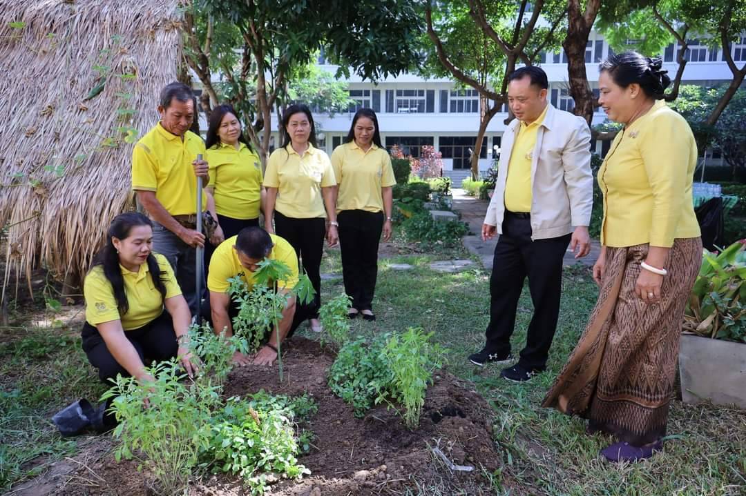 💠พช .มหาสารคาม จัดกิจกรรม Kick off “ผู้นำต้องทำก่อน” การน้อมนำแนวพระราชดำริของสมเด็จพระกนิษฐาธิราชเจ้า กรมสมเด็จพระเทพรัตนราชสุดาฯ สยามบรมราชกุมารี สู่ปฏิบัติการปลูกผักสวนครัว เพื่อสร้างความมั่นคงทางอาหาร💠