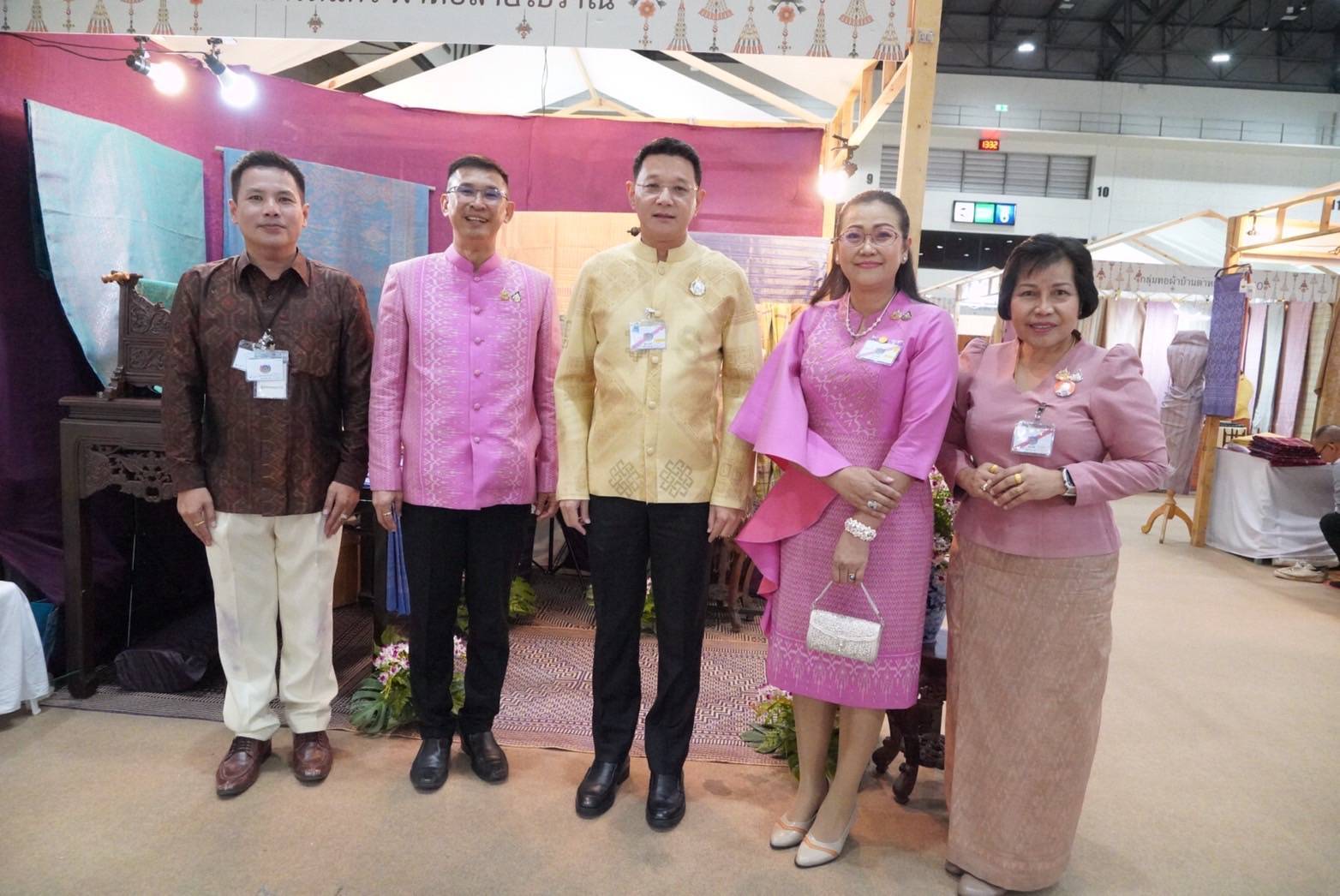 💠จังหวัดมหาสารคามร่วมงาน Silk Festival 2024 สู่การพัฒนาที่ยั่งยืน ภายใต้แนวคิด Silk Success Sustainability ต่อยอดภูมิปัญญาผ้าไทย เพื่อยกระดับสู่สากล และพัฒนาอย่างยั่งยืน จัดโดยกรมการพัฒนาชุมชน กระทรวงมหาดไทย💠