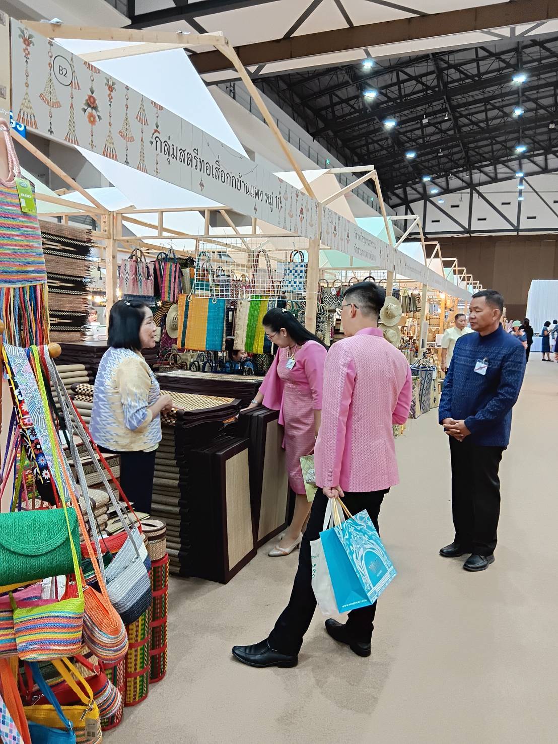 💠จังหวัดมหาสารคามร่วมงาน Silk Festival 2024 สู่การพัฒนาที่ยั่งยืน ภายใต้แนวคิด Silk Success Sustainability ต่อยอดภูมิปัญญาผ้าไทย เพื่อยกระดับสู่สากล และพัฒนาอย่างยั่งยืน จัดโดยกรมการพัฒนาชุมชน กระทรวงมหาดไทย💠