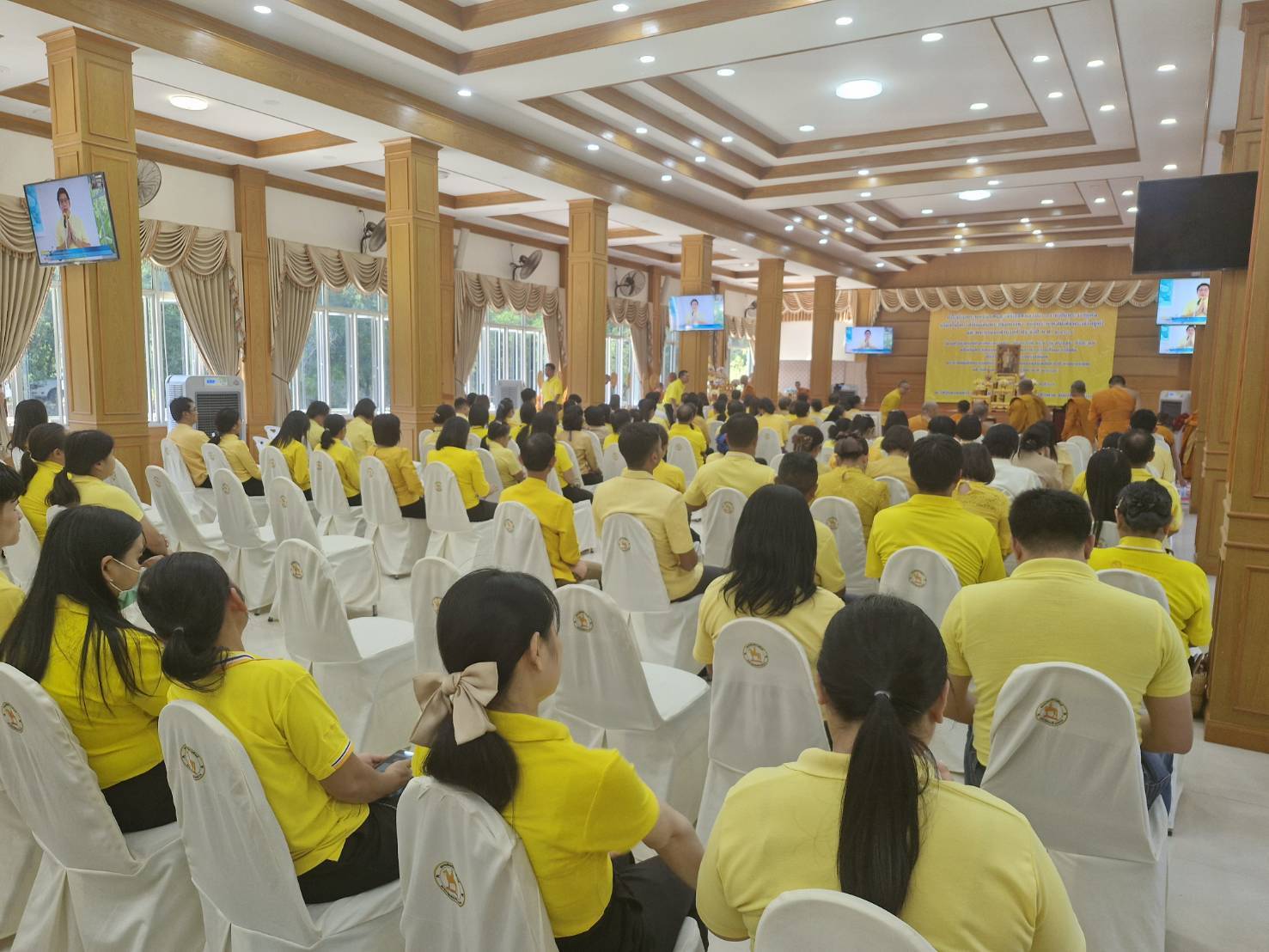 💠จังหวัดมหาสารคาม ประกอบพิธีเจริญพระพุทธมนต์และเจริญจิตตภาวนา ถวายเป็นพระราชกุศลเนื่องในโอกาสวันเฉลิมพระชนมพรรษาของพระบาทสมเด็จพระเจ้าอยู่หัว และพระบรมวงศานุวงศ์ ประจำปี 2567 โดยเครือข่ายองค์กรภาคีความร่วมมือ “โครงการวัด ประชา รัฐ สร้าง สุข” 💠