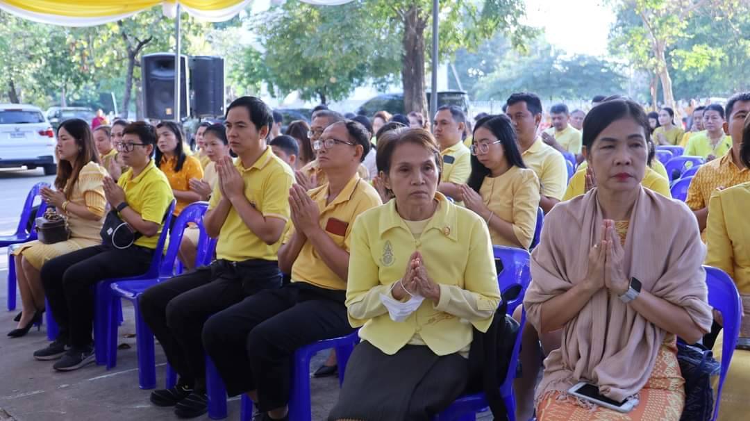 💠จังหวัดมหาสารคาม จัดพิธีทำบุญตักบาตรเนื่องในวันคล้ายวันพระบรมราชสมภพ พระบาทสมเด็จพระบรมชนกาธิเบศร มหาภูมิพลอดุลยเดชมหาราช บรมนาถบพิตร วันชาติ และวันพ่อแห่งชาติ 5 ธันวาคม 2567💠