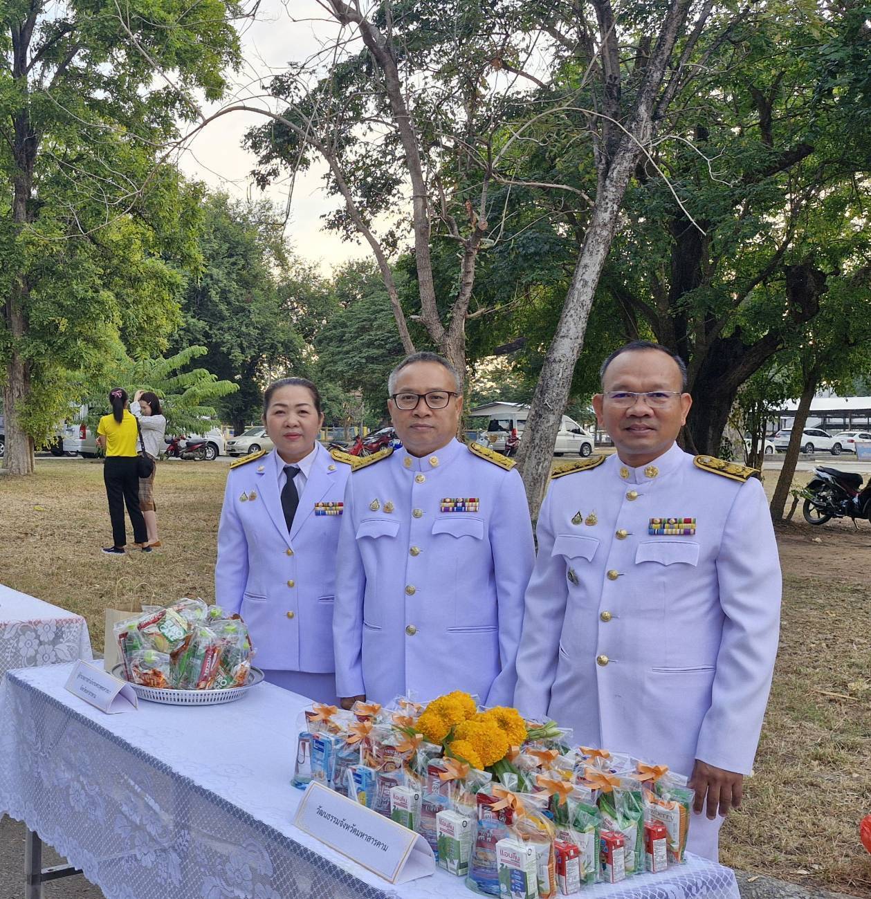💠จังหวัดมหาสารคาม จัดพิธีทำบุญตักบาตรเนื่องในวันคล้ายวันพระบรมราชสมภพ พระบาทสมเด็จพระบรมชนกาธิเบศร มหาภูมิพลอดุลยเดชมหาราช บรมนาถบพิตร วันชาติ และวันพ่อแห่งชาติ 5 ธันวาคม 2567💠
