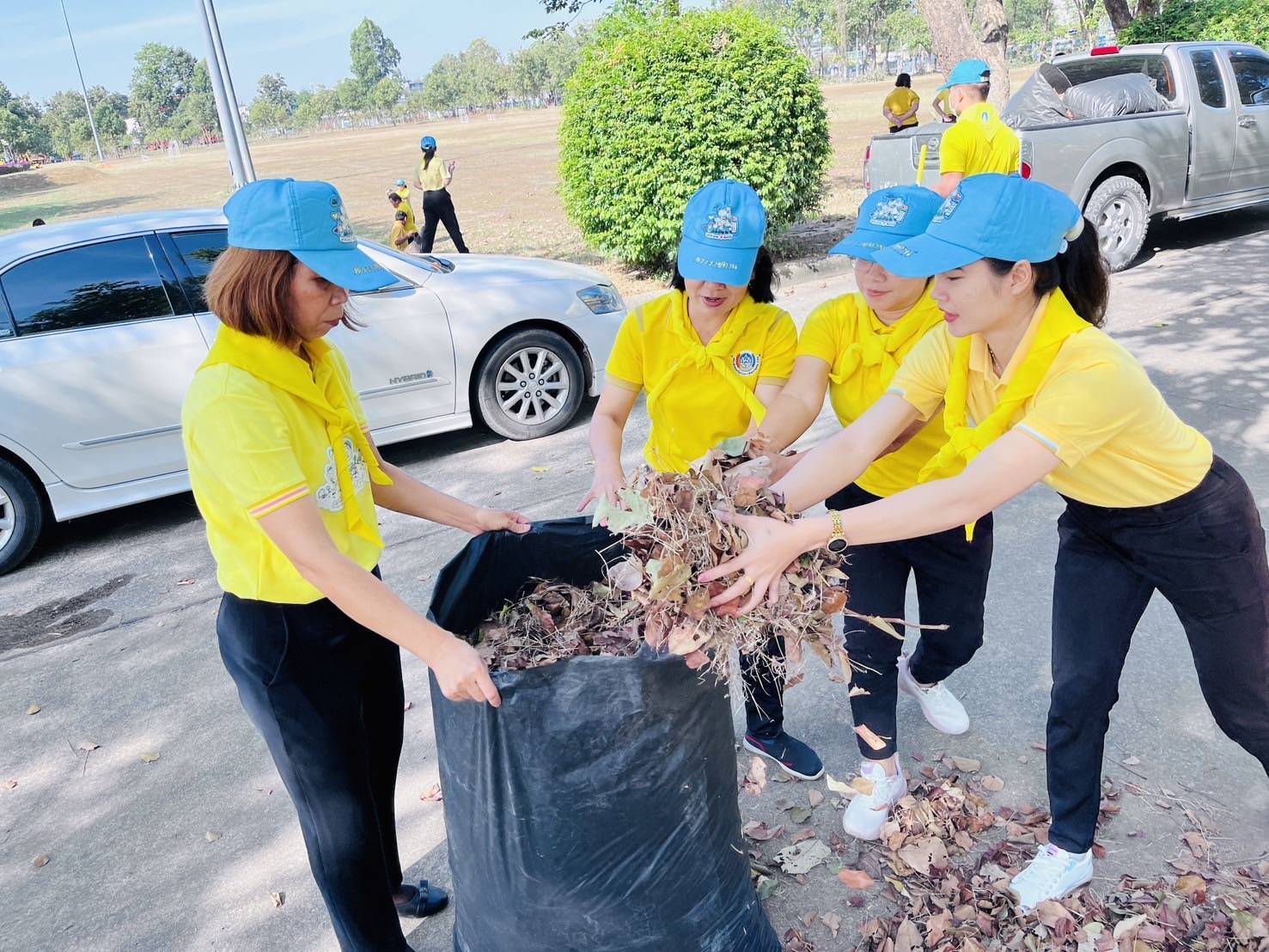 💠จังหวัดมหาสารคาม จัดกิจกรรมจิตอาสาเนื่องในวันคล้ายวันพระบรมราชสมภพ ในหลวงรัชกาลที่ 9 และวันพ่อแห่งชาติ 5 ธันวาคม 2567💠