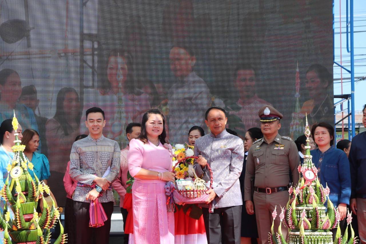 💠พช.มหาสารคามร่วมเปิดงาน มหกรรมสินค้าชุมชนหนึ่งตำบล หนึ่งผลิตภัณฑ์ (OTOP) และงานกาชาดอำเภอ พยัคฆภูมิพิสัย ประจำปี 2567💠