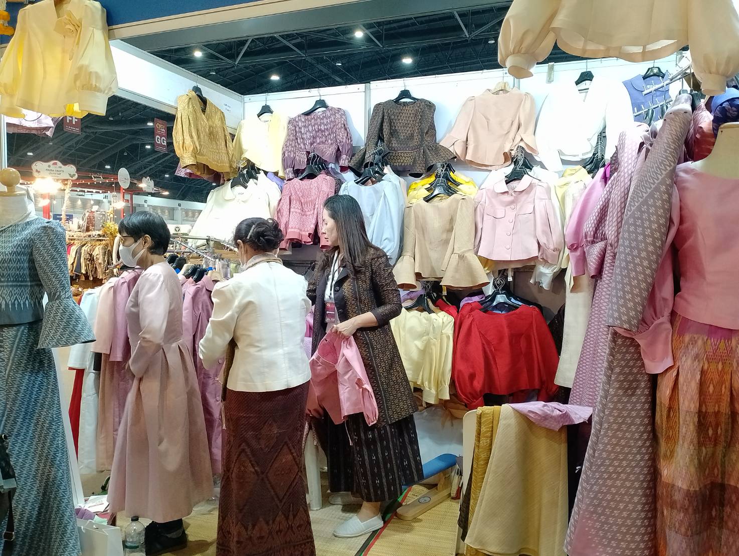 พช.มหาสารคาม ร่วมงาน OTOP City 2024 “Happy Market มอบความสุข ด้วยของขวัญล้ำค่า จากภูมิปัญญาไทย”