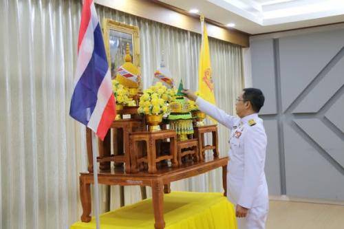 พช.มหาสารคาม ร่วมพิธีมอบปฏิทินหลวงพุทธศักราช 2568 พระราชทานสำหรับความสุขปีใหม่