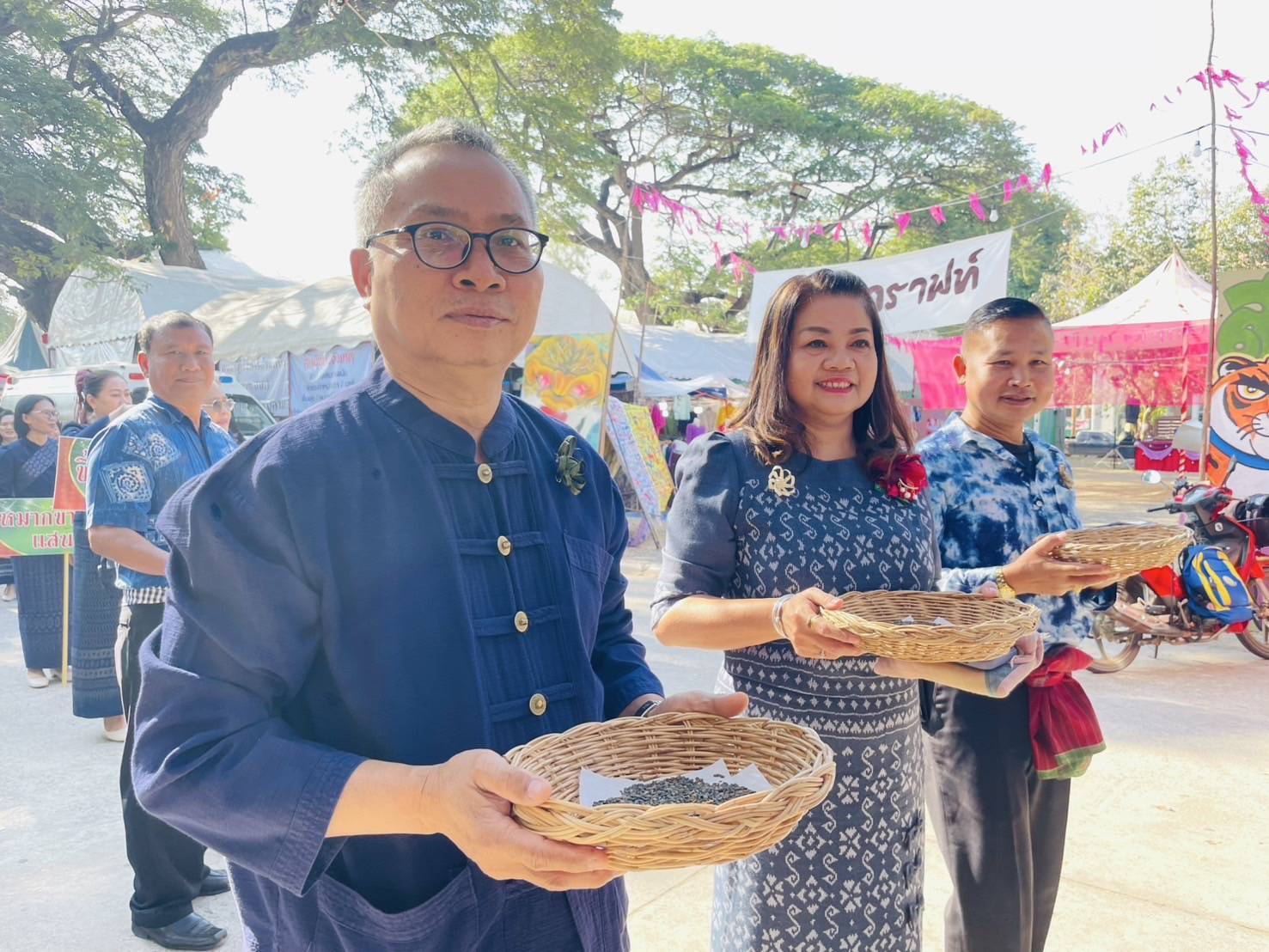 พช.มหาสารคาม ร่วมประกอบพิธีบวงสรวงแม่โพสพ วันขึ้น 3 ค่ำ เดือน 3 ในงานประเพณีบุญเบิกฟ้าและงานกาชาดจังหวัดมหาสารคาม ประจำปี 2568