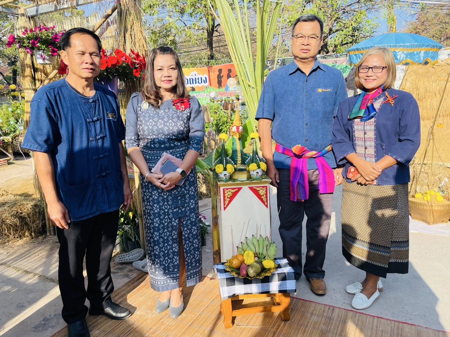 พช.มหาสารคาม ร่วมประกอบพิธีบวงสรวงแม่โพสพ วันขึ้น 3 ค่ำ เดือน 3 ในงานประเพณีบุญเบิกฟ้าและงานกาชาดจังหวัดมหาสารคาม ประจำปี 2568