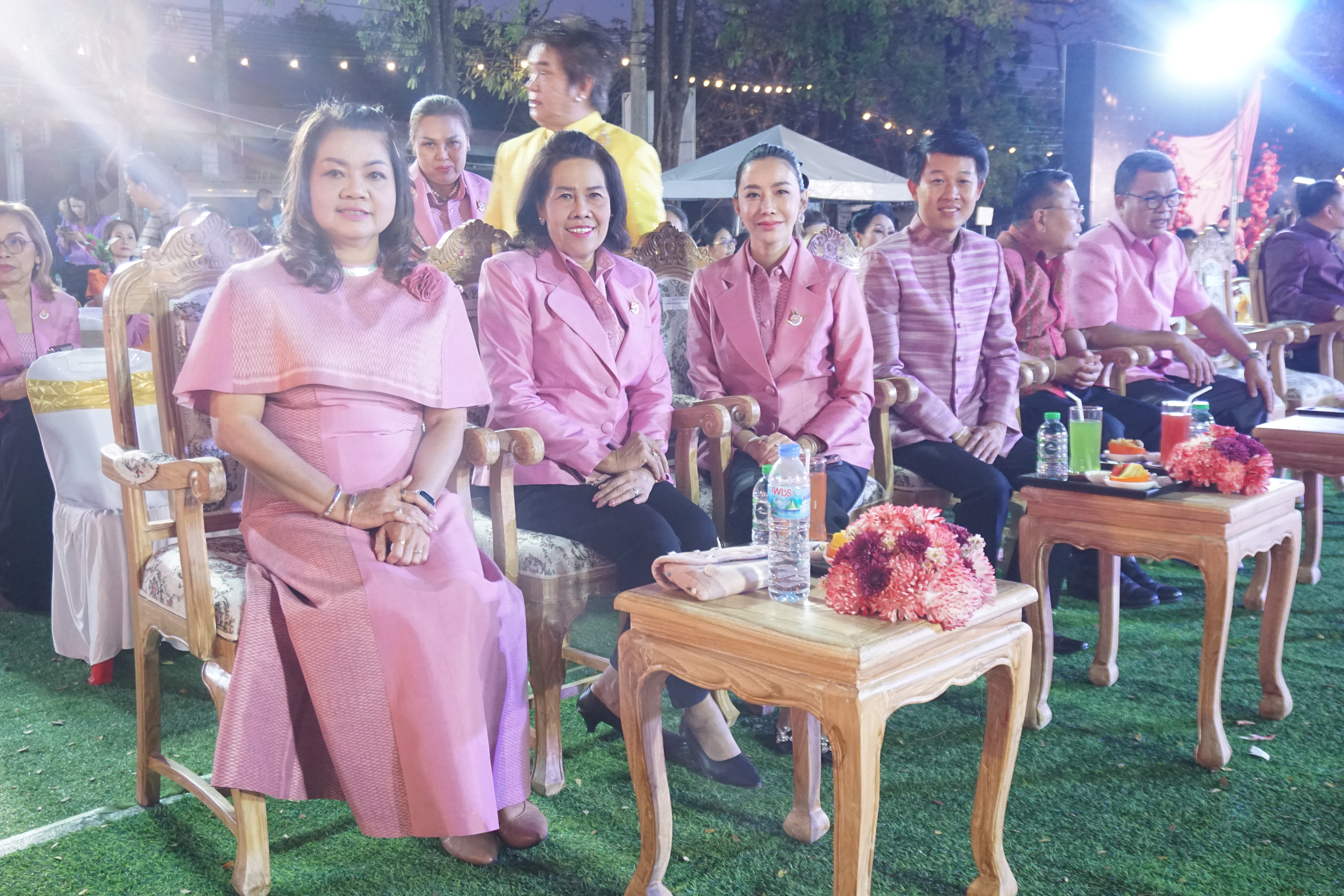 พช.มหาสารคาม จัดงาน “ราตรีเส้นสายลายผ้า” ในงาน “ประเพณีบุญเบิกฟ้าและงานกาชาดประจำปี 2568”
