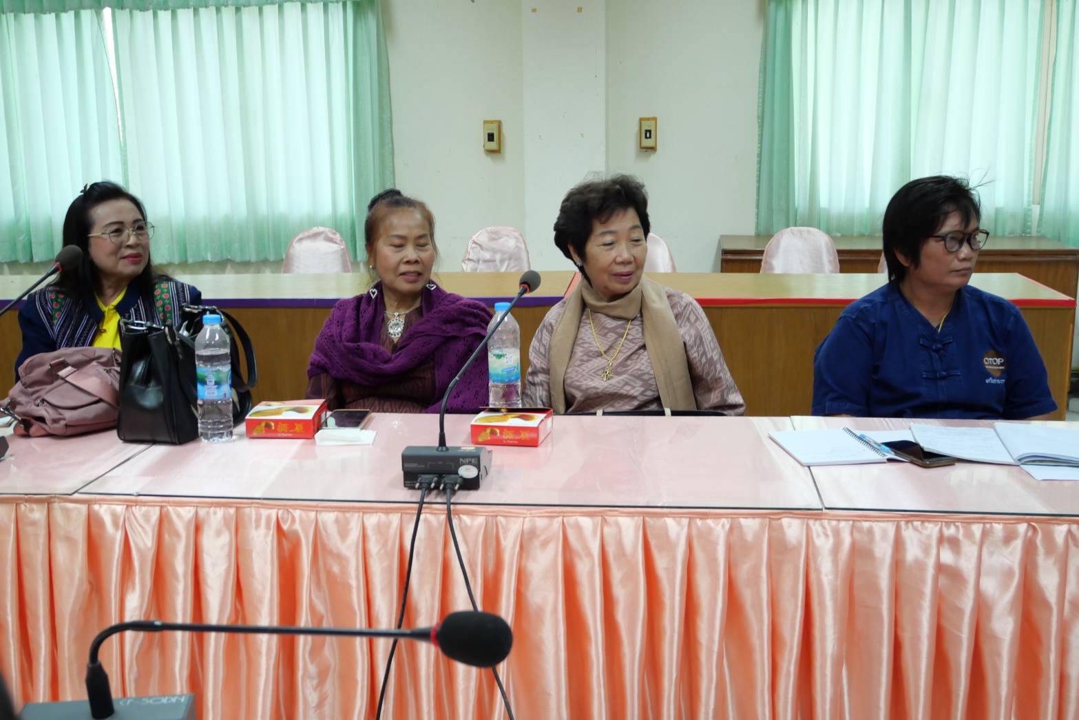 พช.มหาสารคาม  ร่วมประชุมคณะกรรมการเครือข่ายกลุ่มอาชีพและ OTOP จังหวัดมหาสารคาม