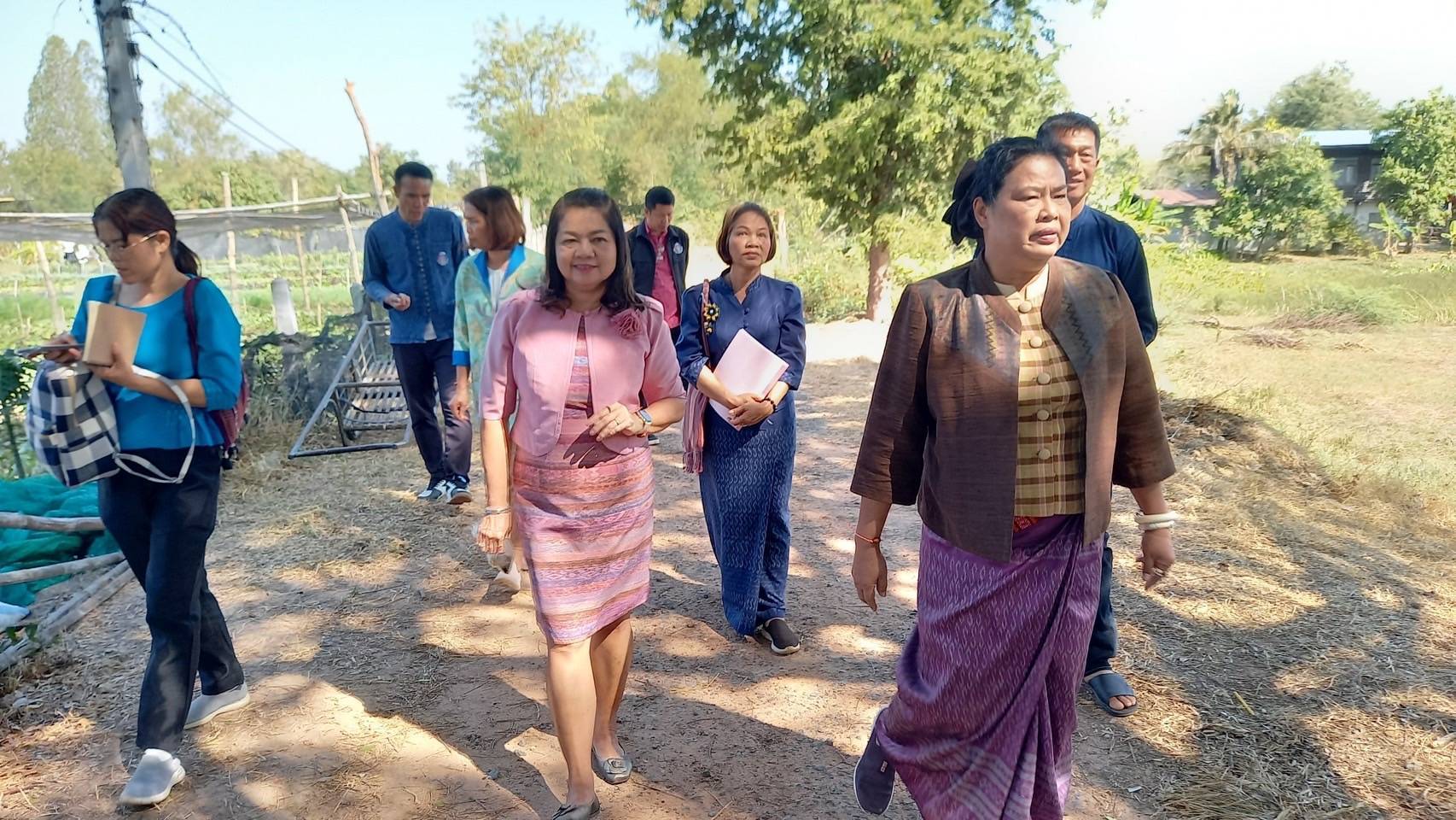 พช.มหาสารคาม ร่วมต้อนรับผู้ตรวจราชการกรม  ลงพื้นที่  ติดตามผลการขับเคลื่อนภารกิจตามนโยบายกรมการพัฒนาชุมชน พื้นที่อำเภอแกดำ จังหวัดมหาสารคาม