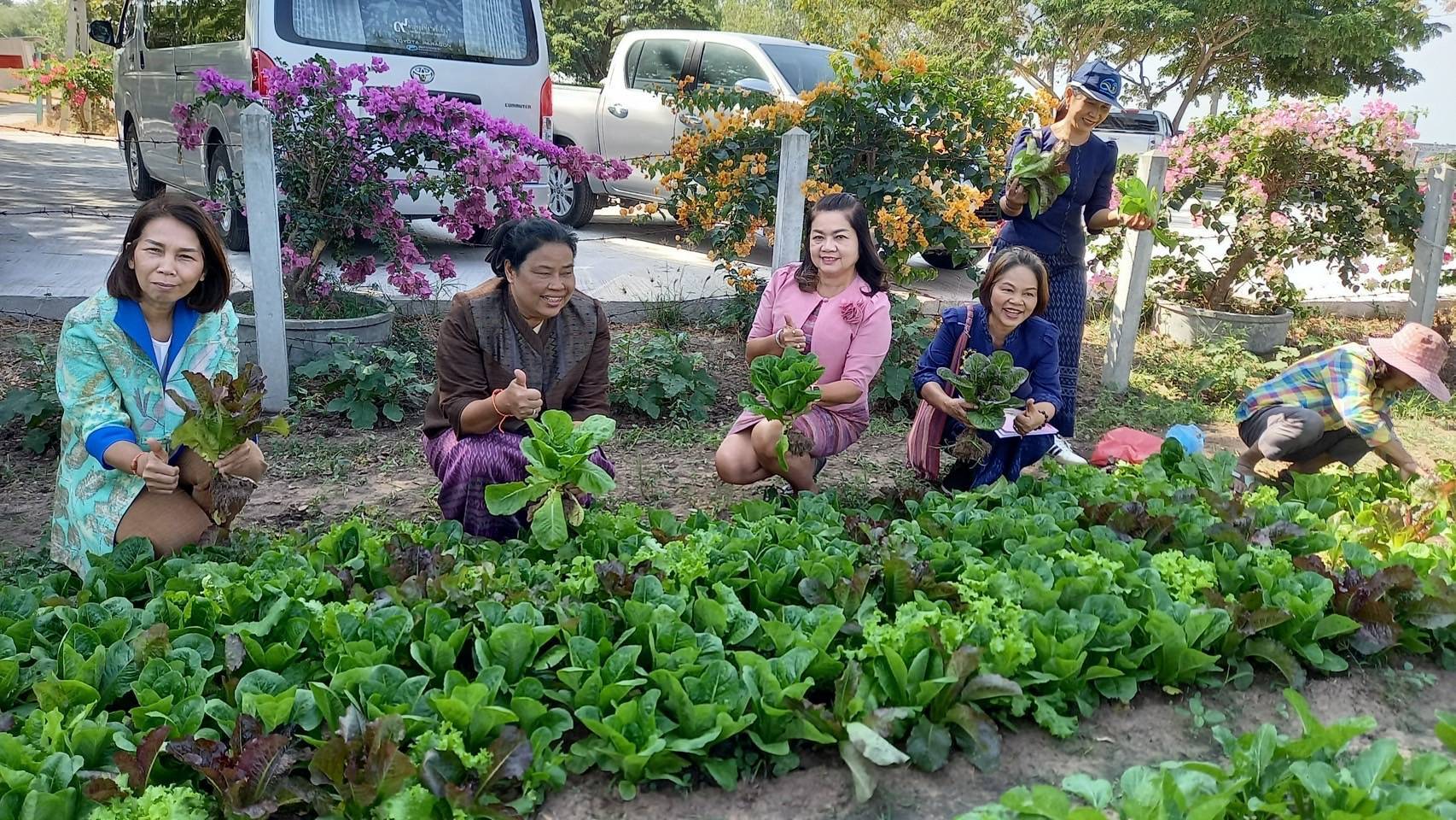 พช.มหาสารคาม ร่วมต้อนรับผู้ตรวจราชการกรม  ลงพื้นที่  ติดตามผลการขับเคลื่อนภารกิจตามนโยบายกรมการพัฒนาชุมชน พื้นที่อำเภอแกดำ จังหวัดมหาสารคาม