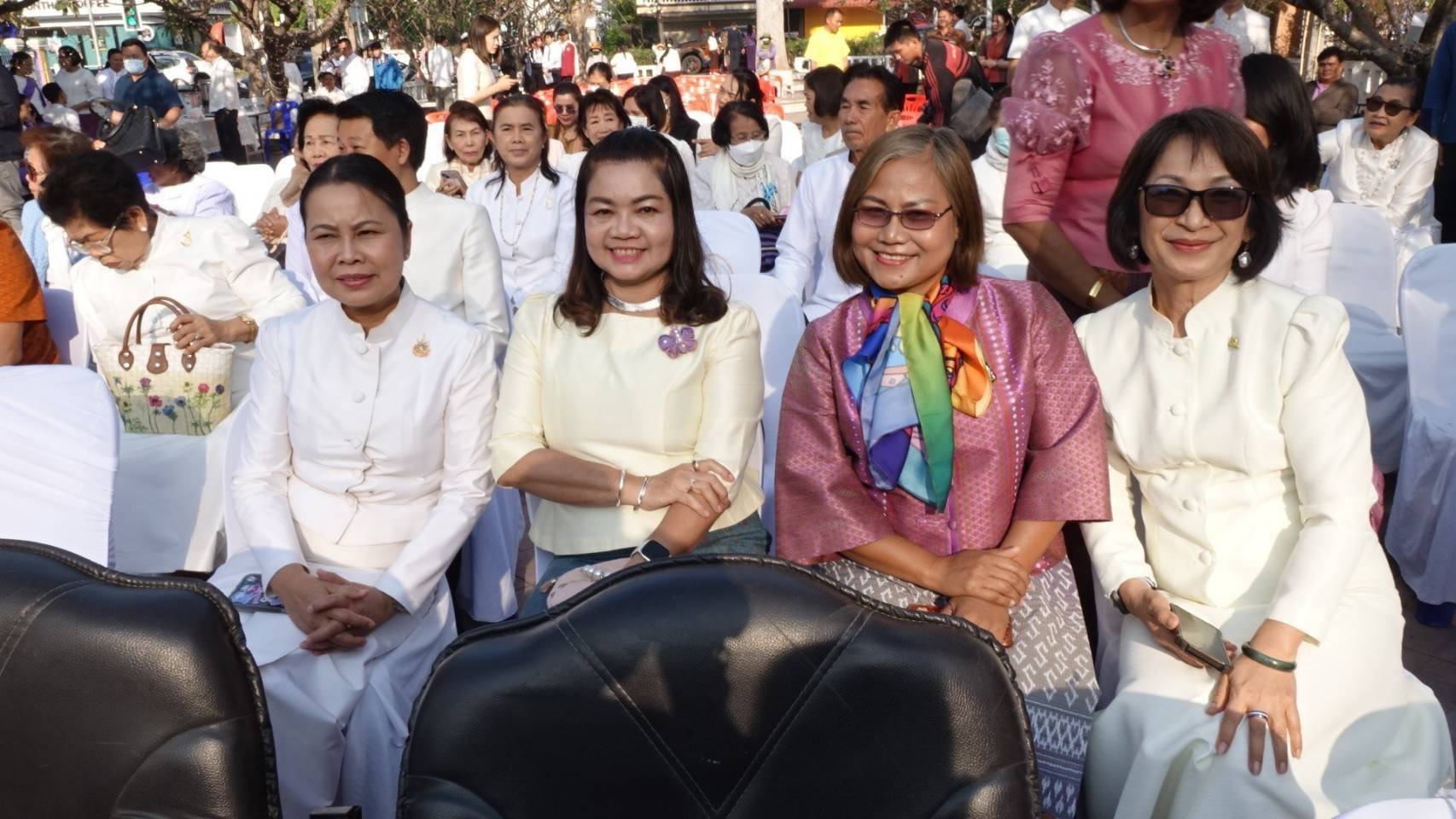 พช.มหาสารคาม ร่วมพิธีบูชามเหศักดิ์หลักเมือง งานประเพณีบุญเบิกฟ้าและงานกาชาดจังหวัดมหาสารคาม ประจำปี 2568