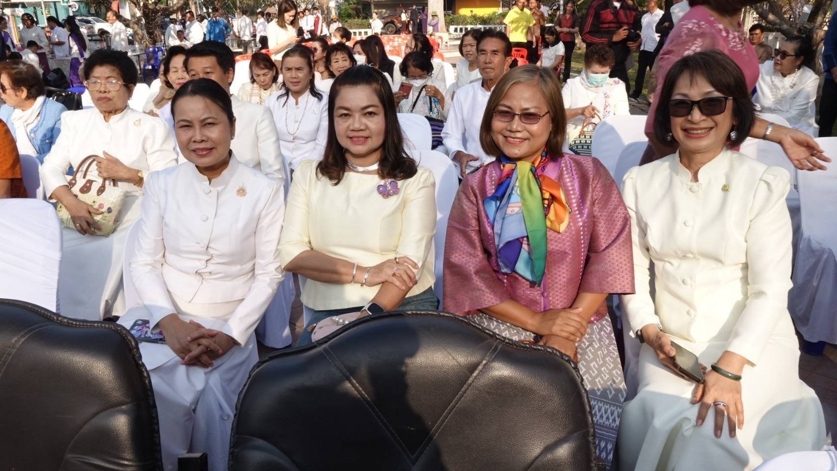 พช.มหาสารคาม ร่วมพิธีบูชามเหศักดิ์หลักเมือง งานประเพณีบุญเบิกฟ้าและงานกาชาดจังหวัดมหาสารคาม ประจำปี 2568