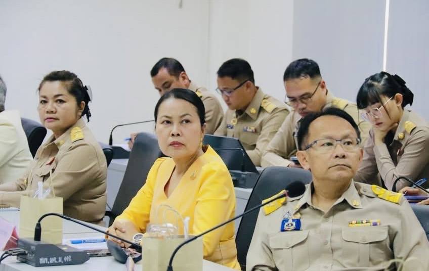 พช.มหาสารคาม : ร่วมประชุมเพื่อเตรียมความพร้อมในการลงพื้นที่เพื่อพบปะและมอบนโยบายของรองนายกรัฐมนตรีและรัฐมนตรีว่าการกระทรวงมหาดไทย (นายอนุทิน ชาญวีรกูล) ณ อำเภอนาดูน จังหวัดมหาสารคาม