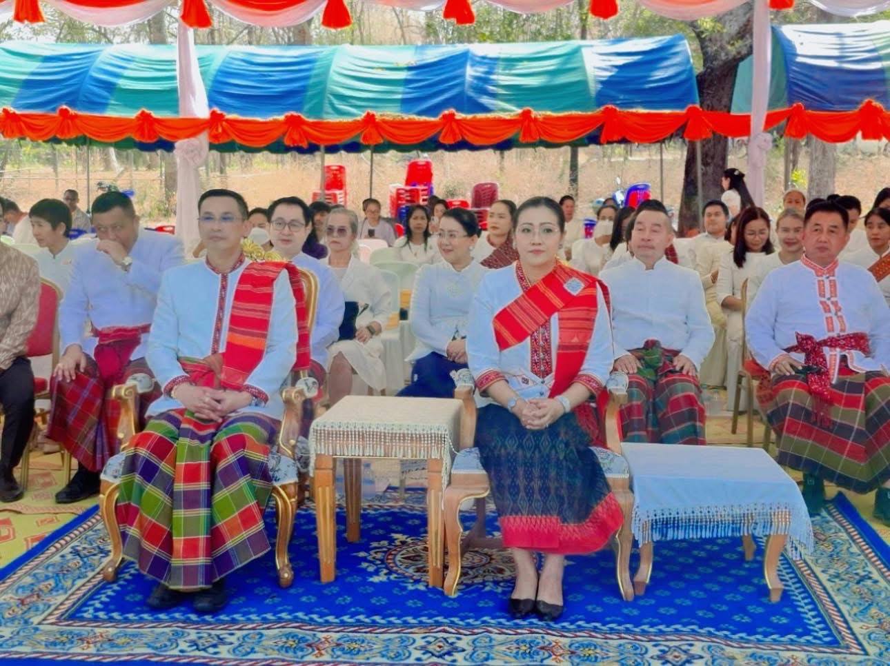 พช.มหาสารคาม ร่วมพิธีบวงสรวงกู่สันตรัตน์ เพื่อขอขมาบรรพบุรุษ ผู้ครองนครจัมปาศรี พระเจ้าชัยวรมันที่ 7