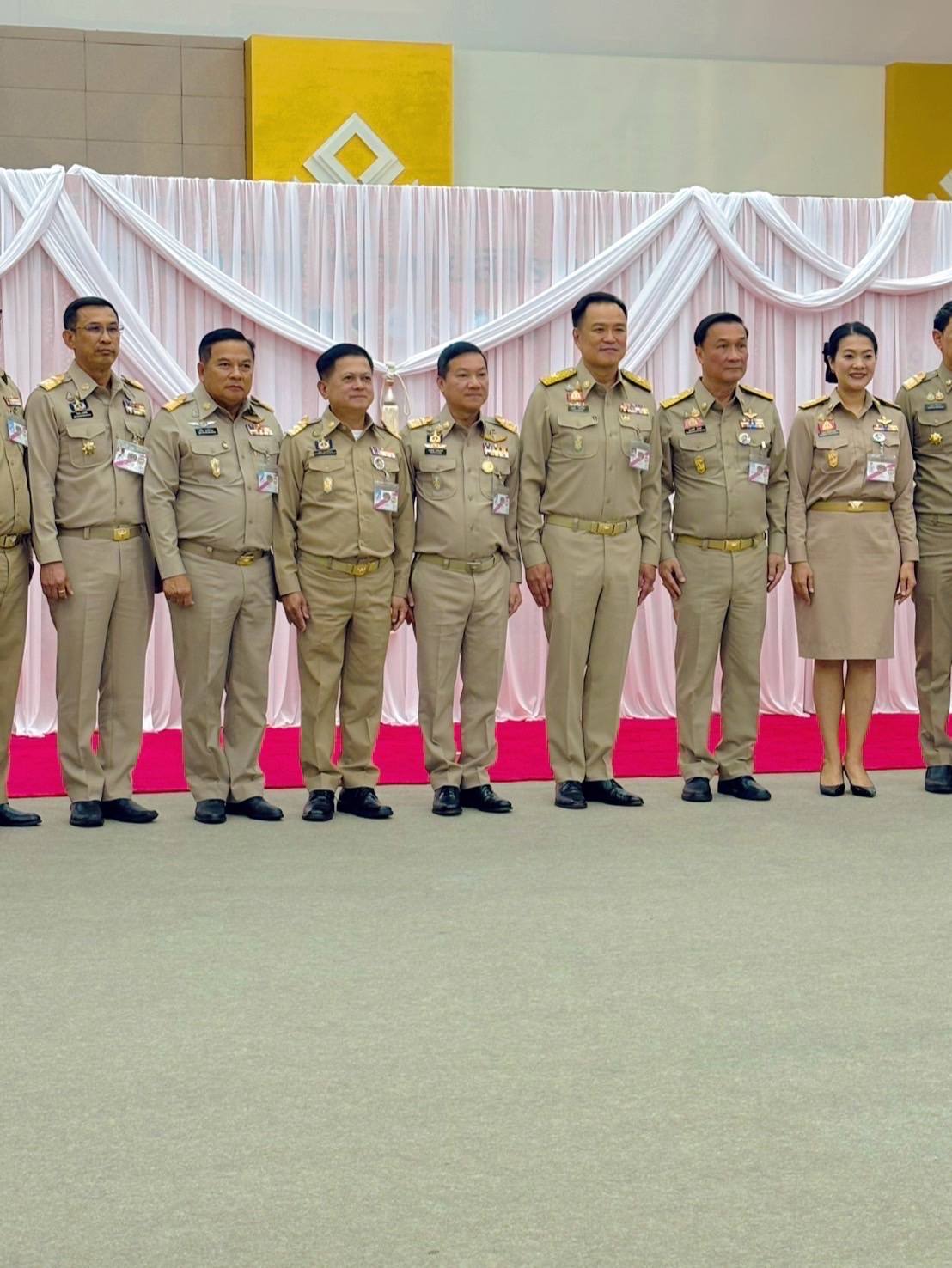 พช.มหาสารคาม : ผู้ว่าราชการจังหวัดมหาสารคาม นำกลุ่ม/องค์กร ร่วมเฝ้ารับเสด็จสมเด็จพระเจ้าลูกเธอ เจ้าฟ้าสิริวัณณวรี นารีรัตนราชกัญญา ในโอกาสเสด็จเป็นองค์ประธานโครงการ จัดแสดงนิทรรศการและผลงานภูมิปัญญาผ้าไทยและงานหัตกรรมชุมชน ภาคตะวันออกเฉียงเหนือ