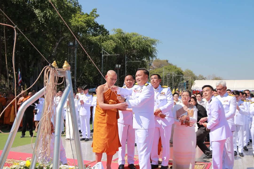 พช.มหาสารคาม : ร่วมพิธีสรงน้ำพระราชทานพระบรมธาตุนาดูน จังหวัดมหาสารคาม และทำบุญ เวียนเทียนรอบองค์พระธาตุ เพื่อความเป็นสิริมงคลเนื่องในวันมาฆบูชา