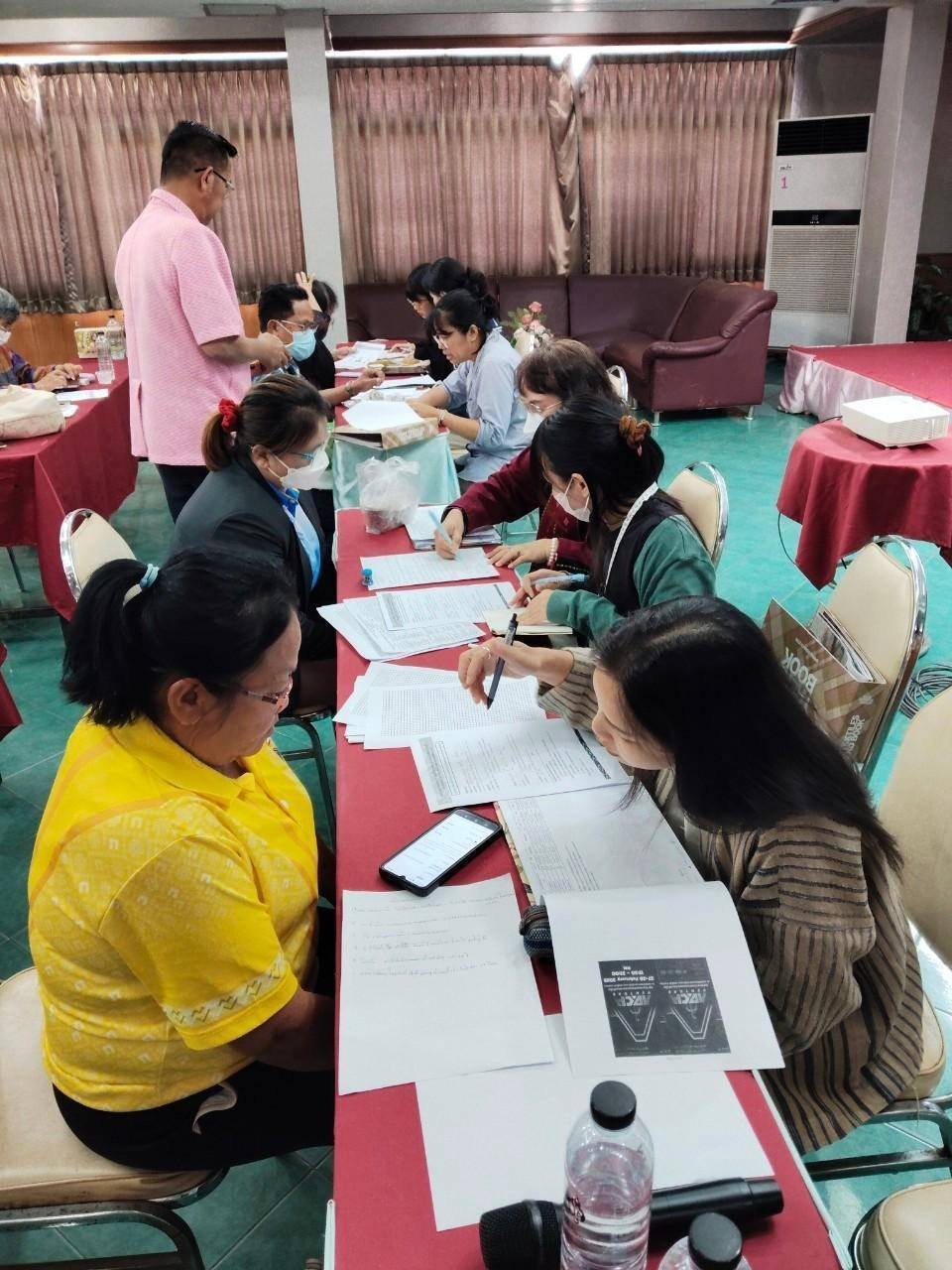 พช.มหาสารคาม : ดำเนินโครงการพัฒนาผลิตภัณฑ์ OTOP กลุ่มปรับตัวสู่การพัฒนา (Quadrant D) ให้มีคุณภาพมาตรฐาน กิจกรรมที่ 1 ประชุมเชิงปฏิบัติการผู้ผลิต ผู้ประกอบการ OTOP การพัฒนาผลิตภัณฑ์ OTOP กลุ่มปรับตัวสู่การพัฒนา (Quadrant D) ให้มีคุณภาพมาตรฐาน
