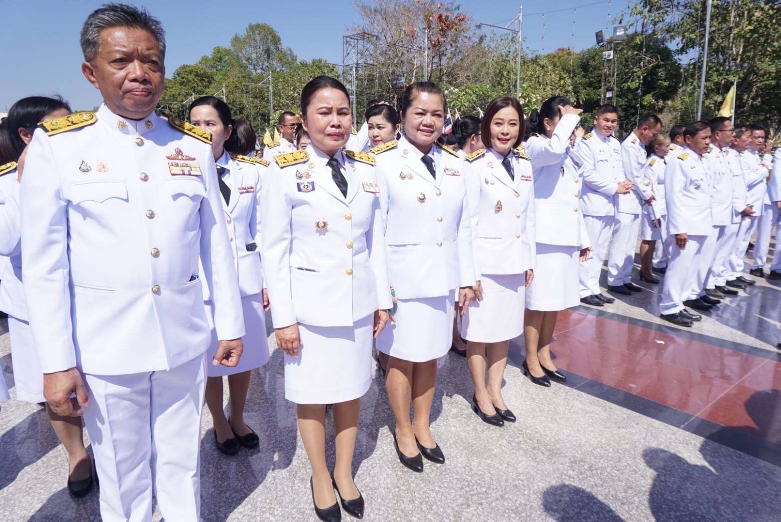 พช.มหาสารคาม : ร่วมพิธีสรงน้ำพระราชทานพระบรมธาตุนาดูน จังหวัดมหาสารคาม และทำบุญ เวียนเทียนรอบองค์พระธาตุ เพื่อความเป็นสิริมงคลเนื่องในวันมาฆบูชา