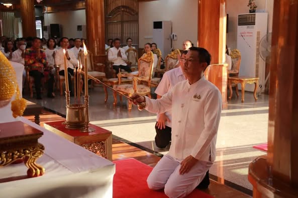พช.มหาสารคาม : ผู้ว่าราชการจังหวัดมหาสารคาม นำพุทธศาสนิกชนร่วมทำบุญตักบาตร เนื่องในวันมาฆบูชา ประจำปี 2568