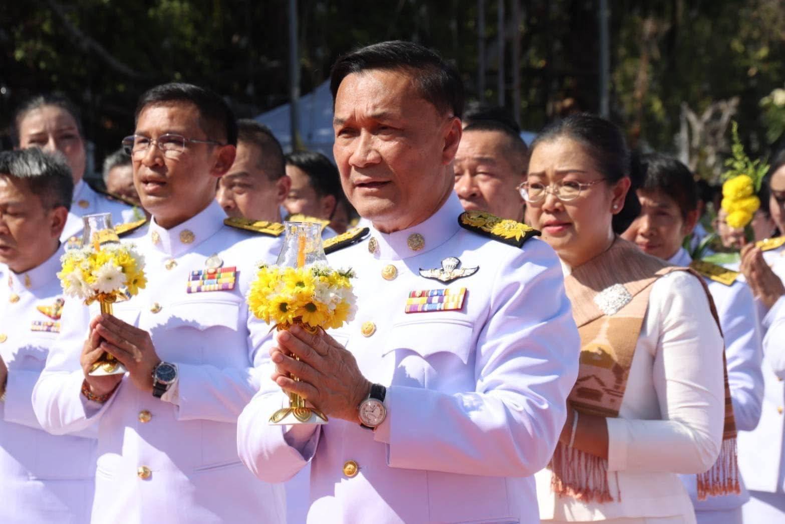 พช.มหาสารคาม : ร่วมพิธีสรงน้ำพระราชทานพระบรมธาตุนาดูน จังหวัดมหาสารคาม และทำบุญ เวียนเทียนรอบองค์พระธาตุ เพื่อความเป็นสิริมงคลเนื่องในวันมาฆบูชา
