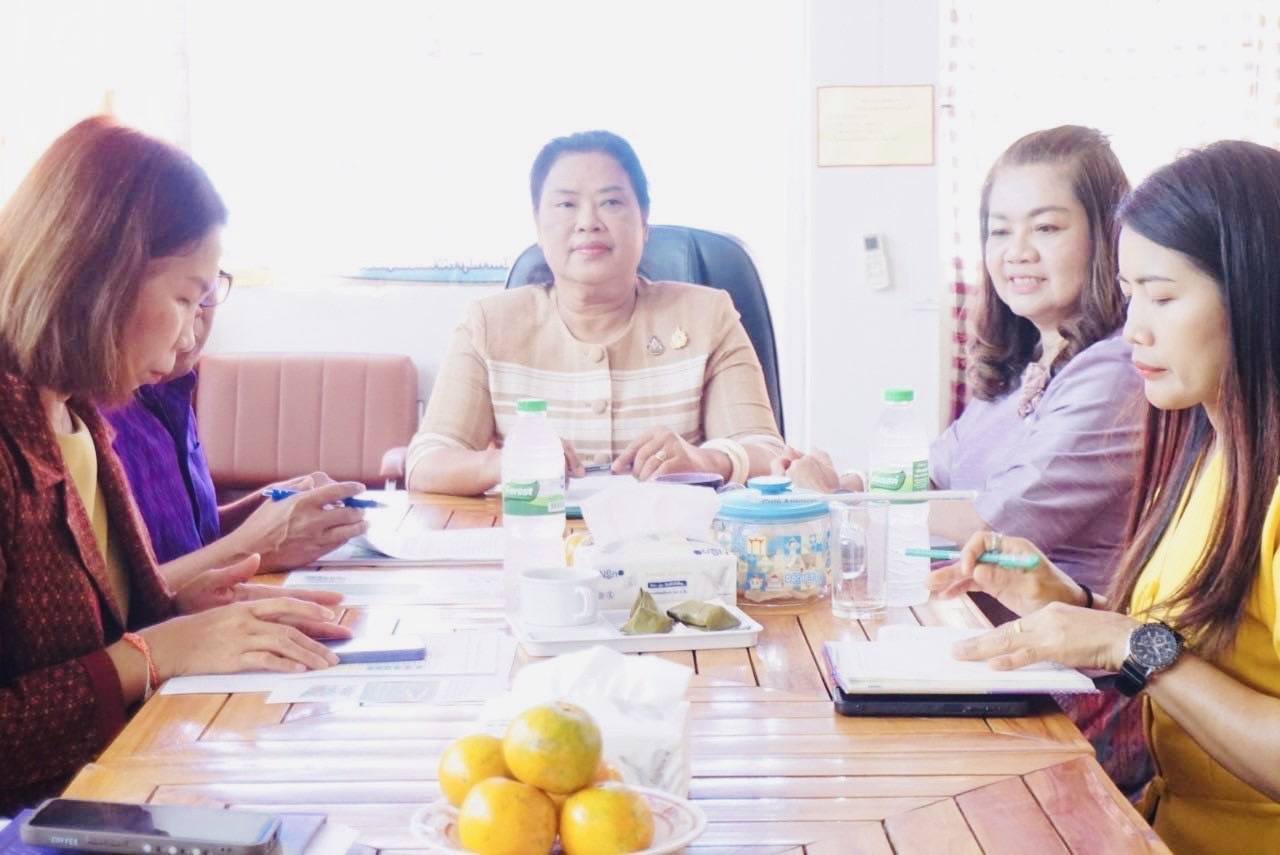 พช.มหาสารคาม : รับการตรวจราชการ ผู้ตรวจราชการกรมการพัฒนาชุมชน (นางอรุณรัตน์ ชิงชนะ) ลงพื้นที่จังหวัดมหาสารคาม ติดตามผลการปฏิบัติราชการตามนโยบายของรัฐบาล ภารกิจกระทรวงมหาดไทย และกรมการพัฒนาชุมชน ประจำเดือนกุมภาพันธ์ 2568