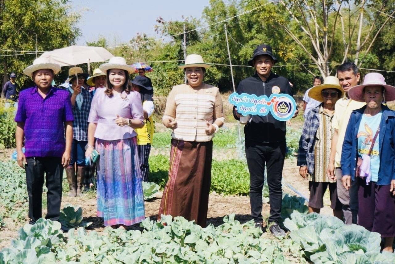 พช.มหาสารคาม : รับการตรวจราชการ ผู้ตรวจราชการกรมการพัฒนาชุมชน (นางอรุณรัตน์ ชิงชนะ) ลงพื้นที่จังหวัดมหาสารคาม ติดตามผลการปฏิบัติราชการตามนโยบายของรัฐบาล ภารกิจกระทรวงมหาดไทย และกรมการพัฒนาชุมชน ประจำเดือนกุมภาพันธ์ 2568