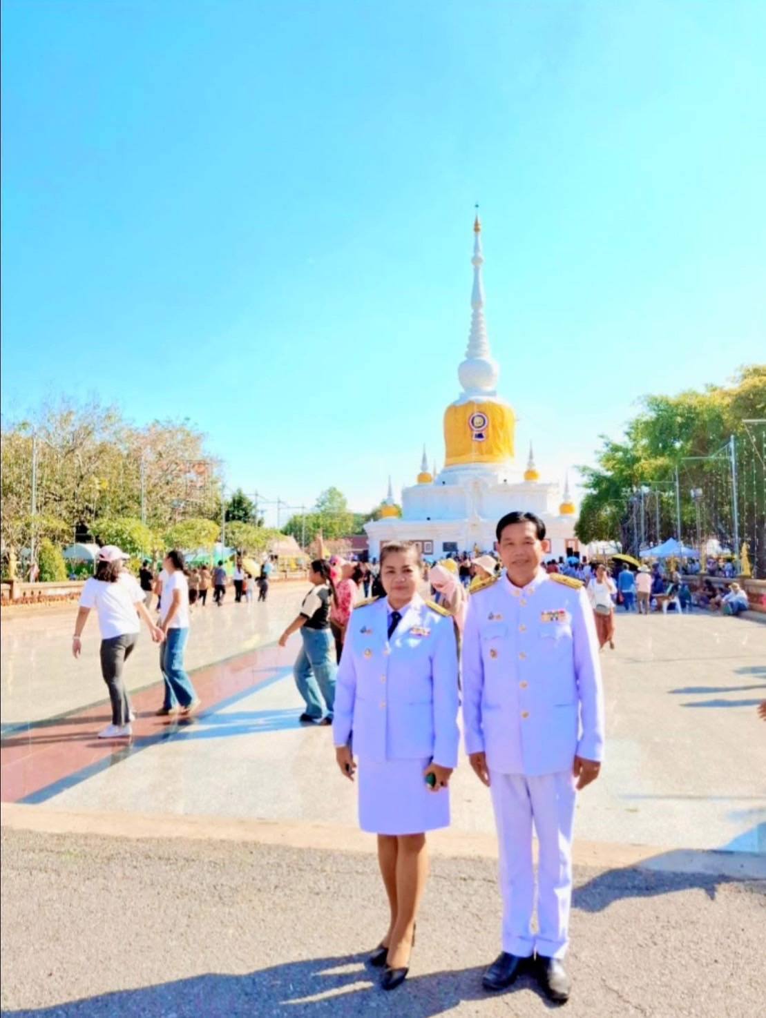 พช.มหาสารคาม : ร่วมพิธีสรงน้ำพระราชทานพระบรมธาตุนาดูน จังหวัดมหาสารคาม และทำบุญ เวียนเทียนรอบองค์พระธาตุ เพื่อความเป็นสิริมงคลเนื่องในวันมาฆบูชา