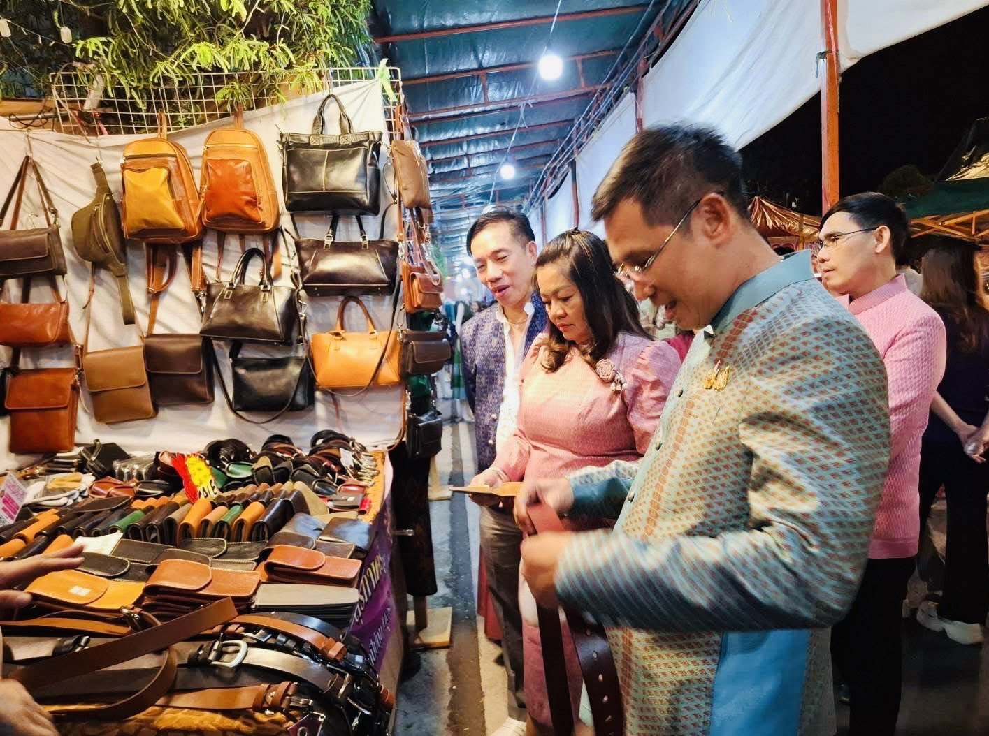 OTOP มหาสารคาม 10 วัน ยอดขาย ทะลุ 2 ล้านบาท ในงานประเพณีบุญเบิกฟ้าและงานกาชาดจังหวัดมหาสารคาม ประจำปี 2568