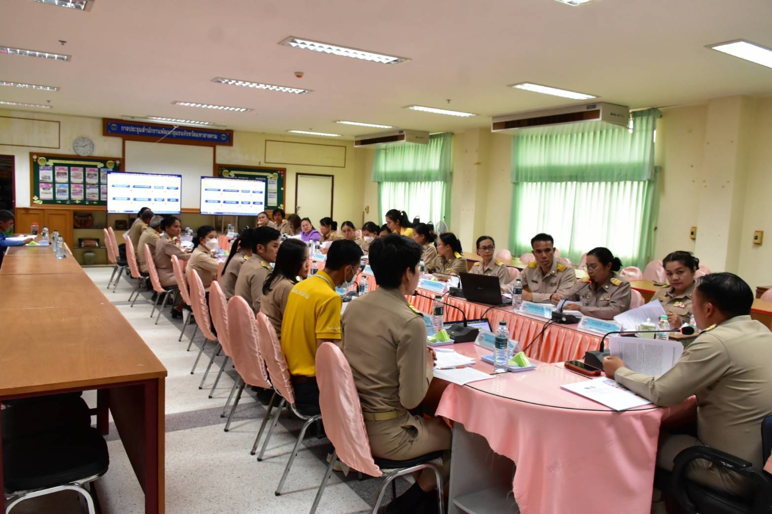 พช.มหาสารคาม : ประชุมนำเสนอผลการตรวจประเมินศูนย์เรียนรู้การพัฒนาคุณภาพชีวิตตามหลักทฤษฎีใหม่ ประยุกต์สู่ “โคก หนอง นา” ระดับจังหวัด ครั้งที่ 1/2568