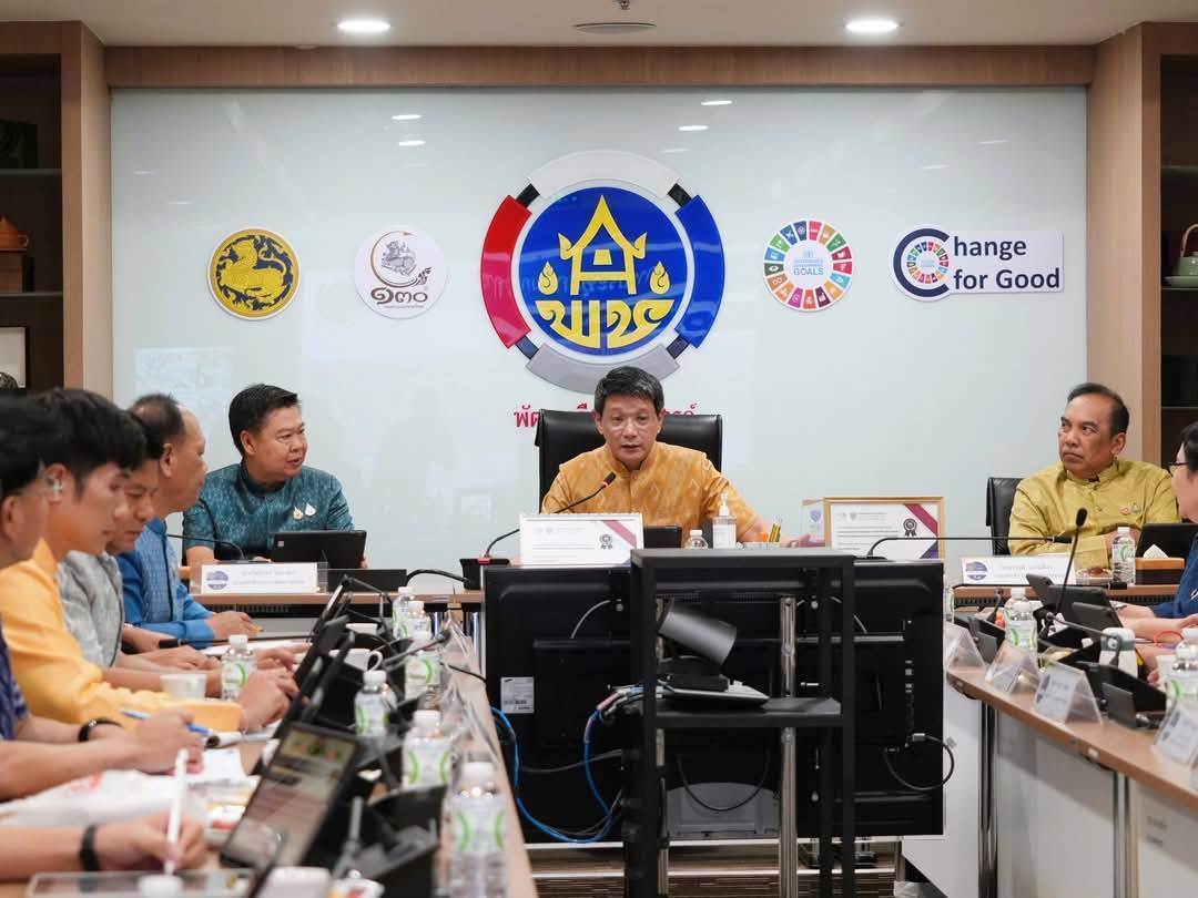 พช. มหาสารคาม : รับนโยบายอธิบดี พช. ในการขับเคลื่อนงานพัฒนาชุมชน เพื่อให้เศรษฐกิจฐานรากมั่นคง ชุมชนเข้มแข็งอย่างยั่งยืน ในที่ประชุมกรมการพัฒนาชุมชน ครั้งที่ 2/2568 ผ่านระบบการประชุมทางไกล Video Conference