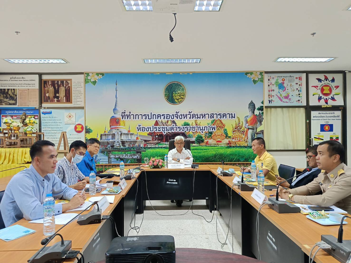 พช. มหาสารคาม : ร่วมประชุมคณะกรรมการประเมินผลโครงการคัดเลือกหมู่บ้านเข้มแข็งตามแนวทางแผ่นดินธรรม แผ่นดินทอง (หมู่บ้าน อยู่เย็น ) ประจำปี งบประมาณ 2568 ระดับจังหวัด ครั้งที่1/2568
