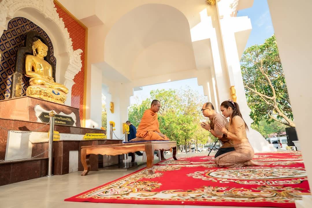 พช. มหาสารคาม : ร่วมพิธีทำบุญตักบาตรร่วมฉลองมหาสารคาม 160 ปี พ.ศ. 2568