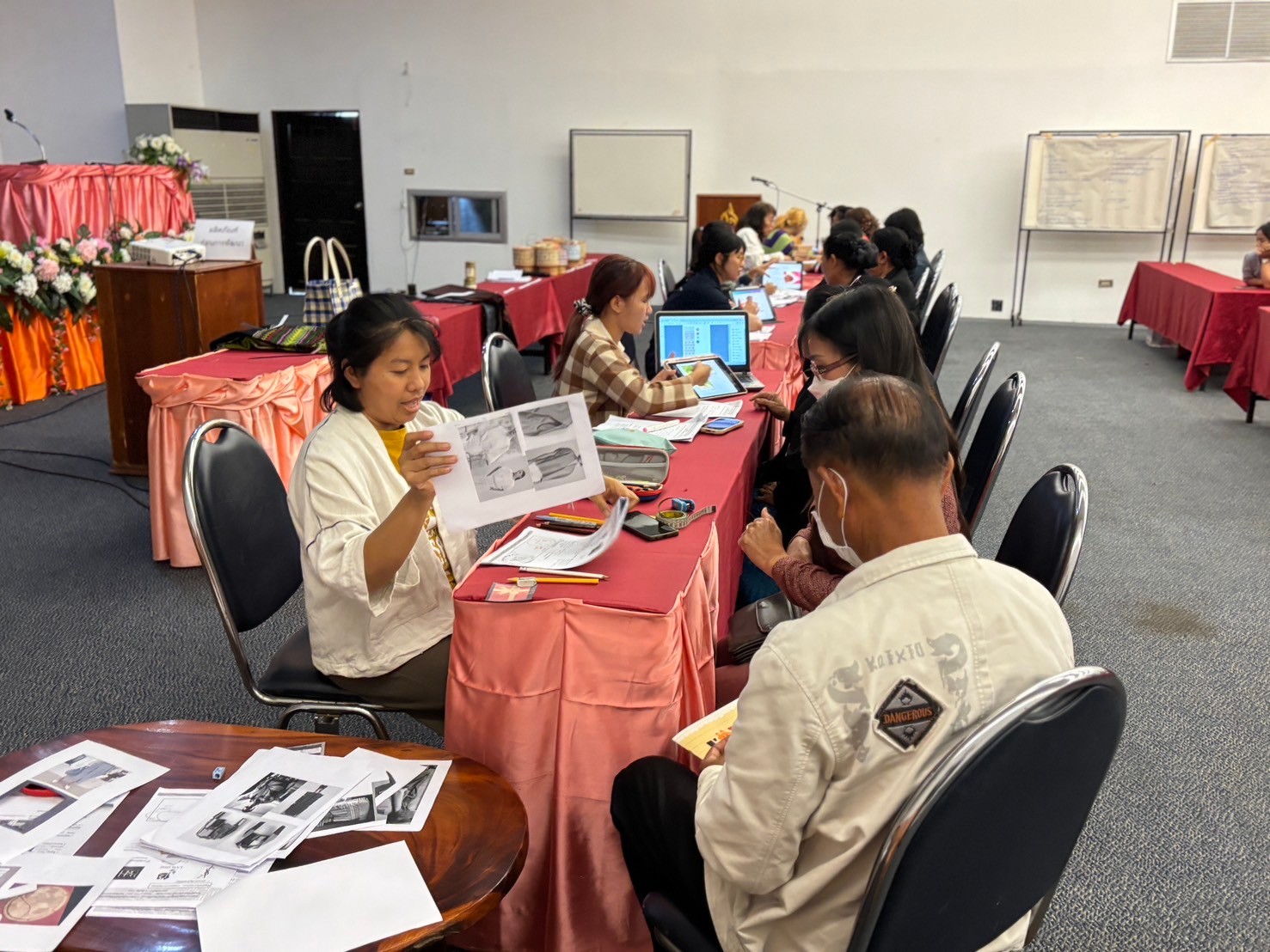 พช.มหาสารคาม : ดำเนินโครงการพัฒนาศักยภาพเครือข่ายองค์ความรู้ (Knowledge-Based OTOP : KBO) จังหวัด กิจกรรมที่ 2 ประชุมเชิงปฏิบัติการส่งเสริมองค์ความรู้ การพัฒนาผลิตภัณฑ์ให้มีคุณภาพมาตรฐานโดยเครือข่ายองค์ความรู้ (Knowledge-Based OTOP : KBO) จังหวัด