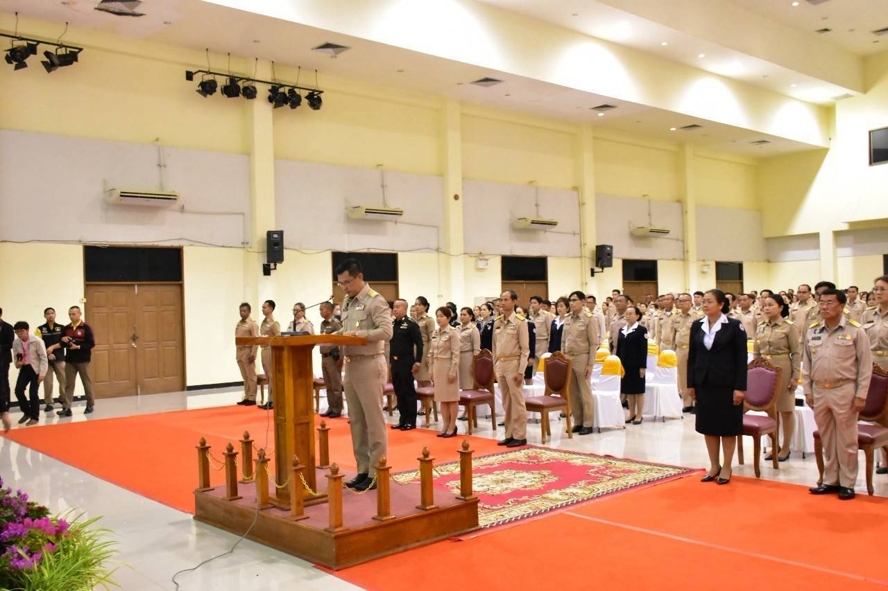 พช.มหาสารคาม : ร่วมพิธีวางพานพุ่มถวายราชสักการระ พระบาทสมเด็จพระจุลจอมเกล้าเจ้าอยู่หัว เนื่องในวันท้องถิ่นไทย ประจำปี 2568