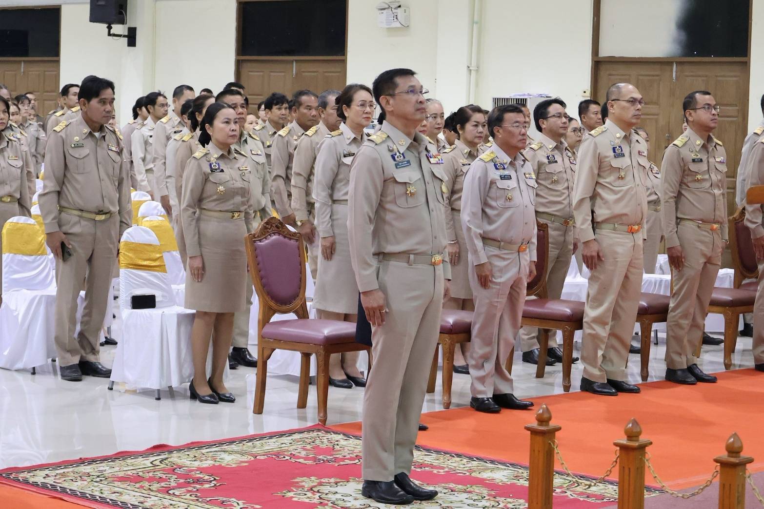 พช.มหาสารคาม : ร่วมพิธีวางพานพุ่มถวายราชสักการระ พระบาทสมเด็จพระจุลจอมเกล้าเจ้าอยู่หัว เนื่องในวันท้องถิ่นไทย ประจำปี 2568