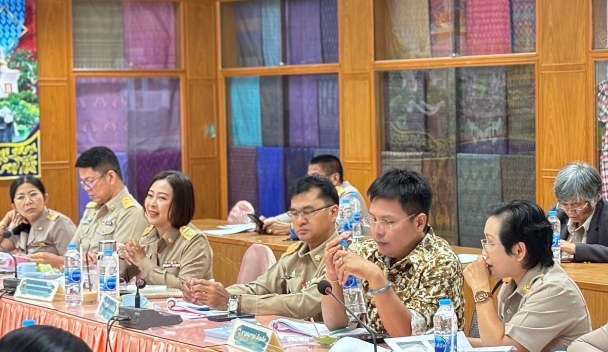 พช.มหาสารคาม : ประชุมคณะอนุกรรมการบริหารกองทุนพัฒนาบทบาทสตรีระดับจังหวัด ครั้งที่ 2/2568