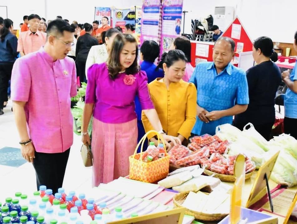 พช.มหาสารคาม : จัดมหกรรมการออม 51 ปี ทุนชุมชนขับเคลื่อนเศรษฐกิจฐานราก จังหวัดมหาสารคาม ประจำปี 2568