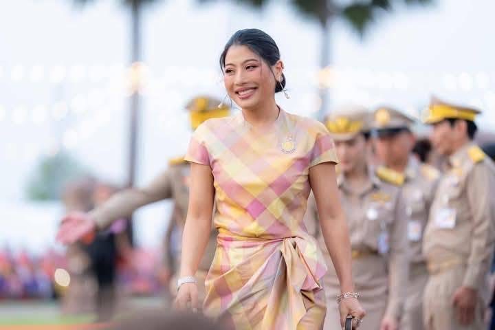 พช.มหาสารคาม : ร่วมเฝ้ารับเสด็จสมเด็จพระเจ้าลูกเธอ เจ้าฟ้าสิริวัณณวรี นารีรัตนราชกัญญา ในโอกาสเสด็จไปทอดพระเนตรงาน “COLORS OF BURIRAM 2025”