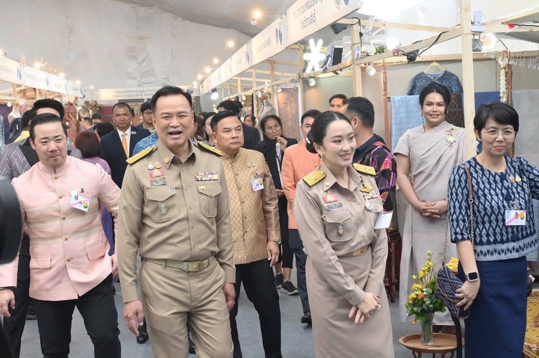พช.มหาสารคาม : ร่วมเฝ้ารับเสด็จสมเด็จพระเจ้าลูกเธอ เจ้าฟ้าสิริวัณณวรี นารีรัตนราชกัญญา ในโอกาสเสด็จไปทอดพระเนตรงาน “COLORS OF BURIRAM 2025”