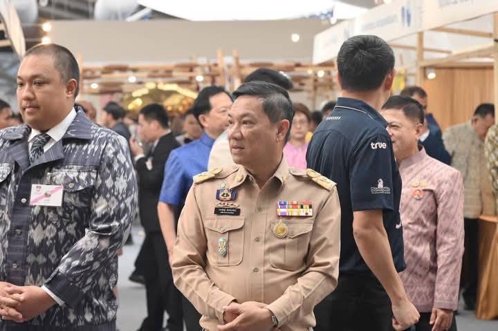 พช.มหาสารคาม : ร่วมเฝ้ารับเสด็จสมเด็จพระเจ้าลูกเธอ เจ้าฟ้าสิริวัณณวรี นารีรัตนราชกัญญา ในโอกาสเสด็จไปทอดพระเนตรงาน “COLORS OF BURIRAM 2025”