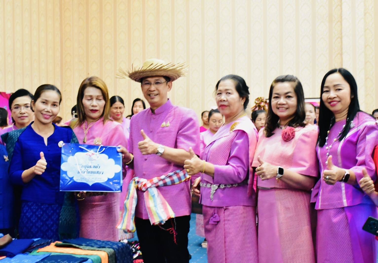 พช.มหาสารคาม : รวมพลังหญิงแกร่ง!! เนื่องในวันสตรีสากล ประจำปี 2568 ภายใต้ชื่อ โครงการ “160 ปี พลังสตรี ยกระดับ Soft Power มหาสารคาม”