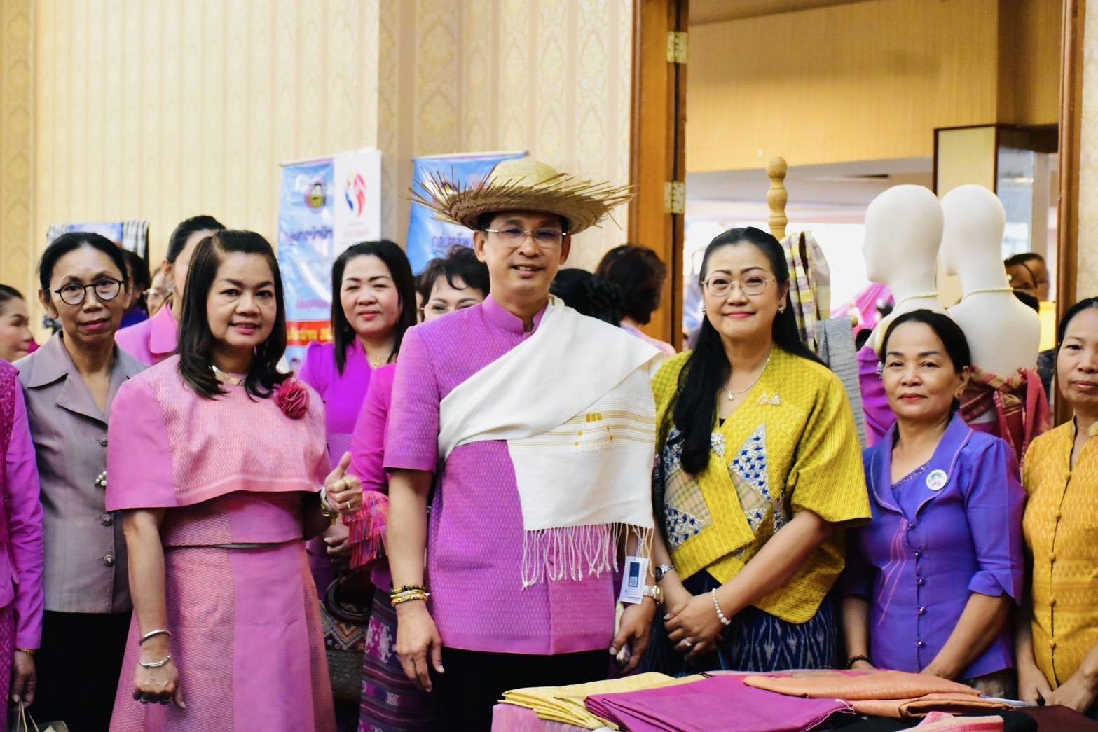 พช.มหาสารคาม : รวมพลังหญิงแกร่ง!! เนื่องในวันสตรีสากล ประจำปี 2568 ภายใต้ชื่อ โครงการ “160 ปี พลังสตรี ยกระดับ Soft Power มหาสารคาม”