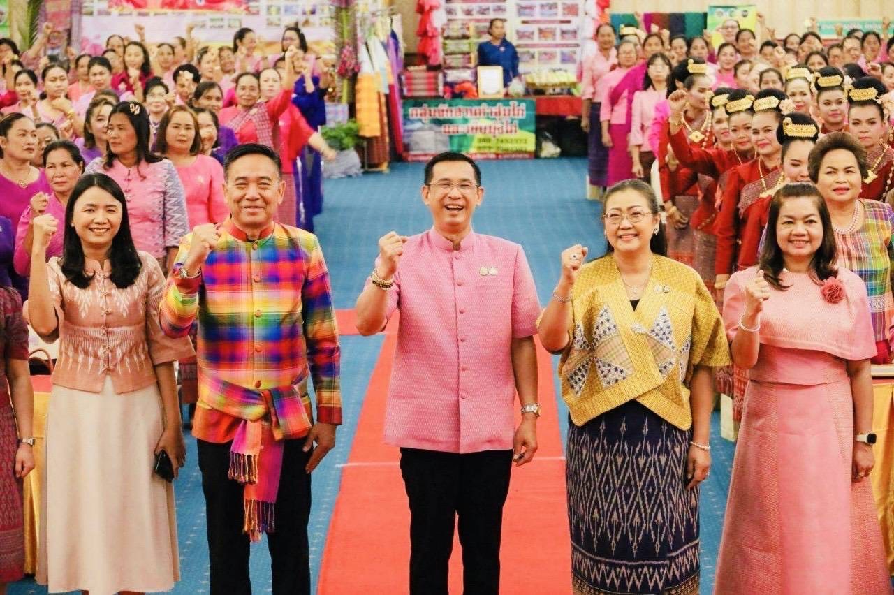 พช.มหาสารคาม : รวมพลังหญิงแกร่ง!! เนื่องในวันสตรีสากล ประจำปี 2568 ภายใต้ชื่อ โครงการ “160 ปี พลังสตรี ยกระดับ Soft Power มหาสารคาม”