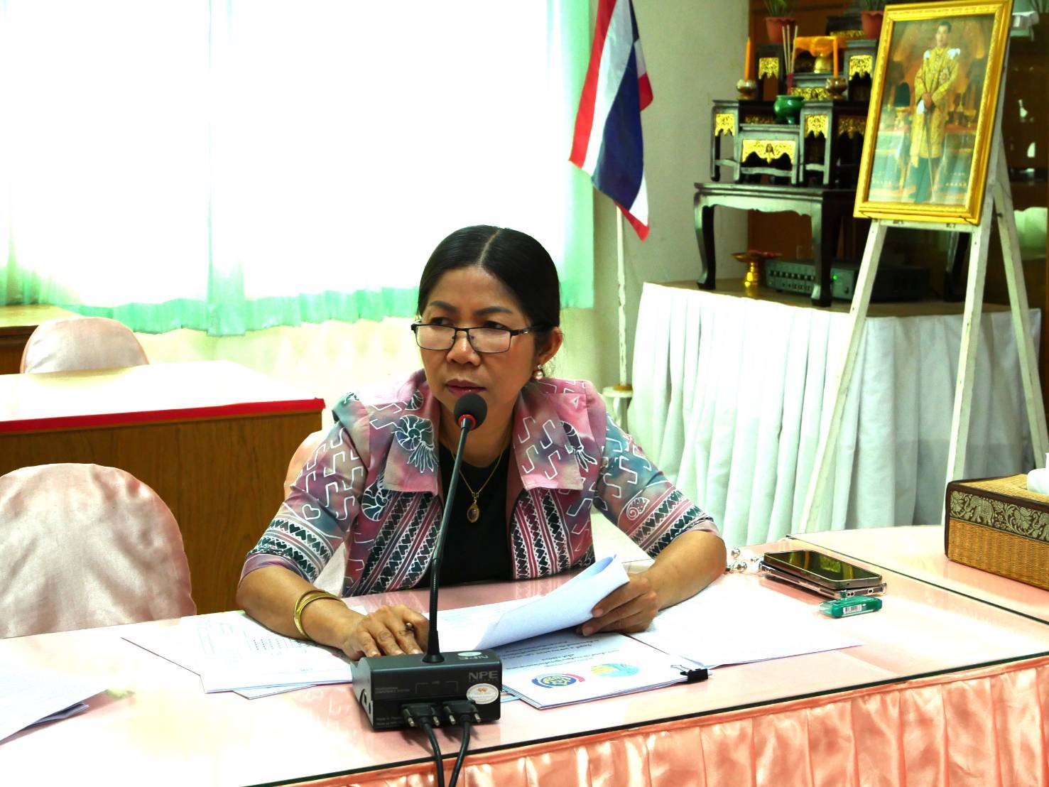 พช.มหาสารคาม : ประชุมเตรียมความพร้อมการจัดงานทอดผ้าป่าสมทบกองทุนพัฒนาเด็กชนบทในพระราชูปถัมภ์ฯ และพิธีมอบลายผ้าพระราชทาน “ผ้าลายสิริราชพัสตราภรณ์”