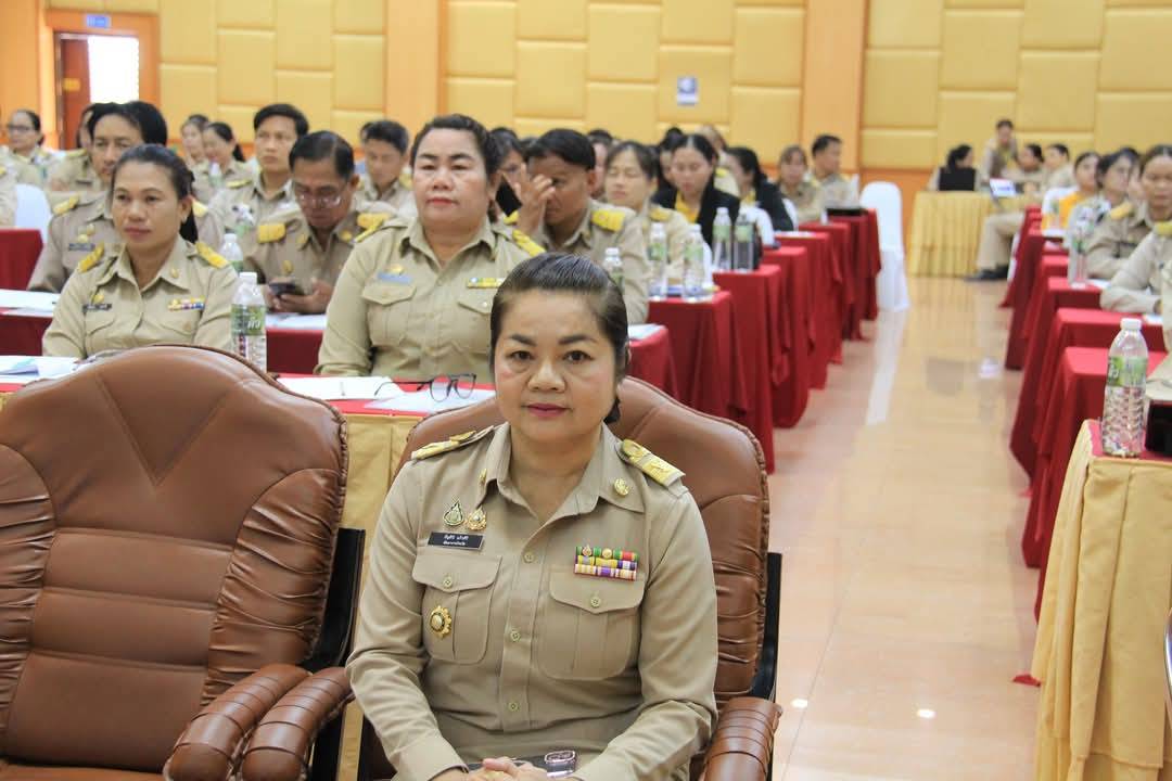 พช.มหาสารคาม : ร่วมพิธีเปิดโครงการขยายผลวิทยากรเพื่อทำหน้าที่ผู้ถ่ายทอดความรู้เกี่ยวกับประวัติศาสตร์ชาติไทยประจำท้องถิ่นระดับอำเภอ และระดับองค์กรปกครองส่วนท้องถิ่น (ครู ข)